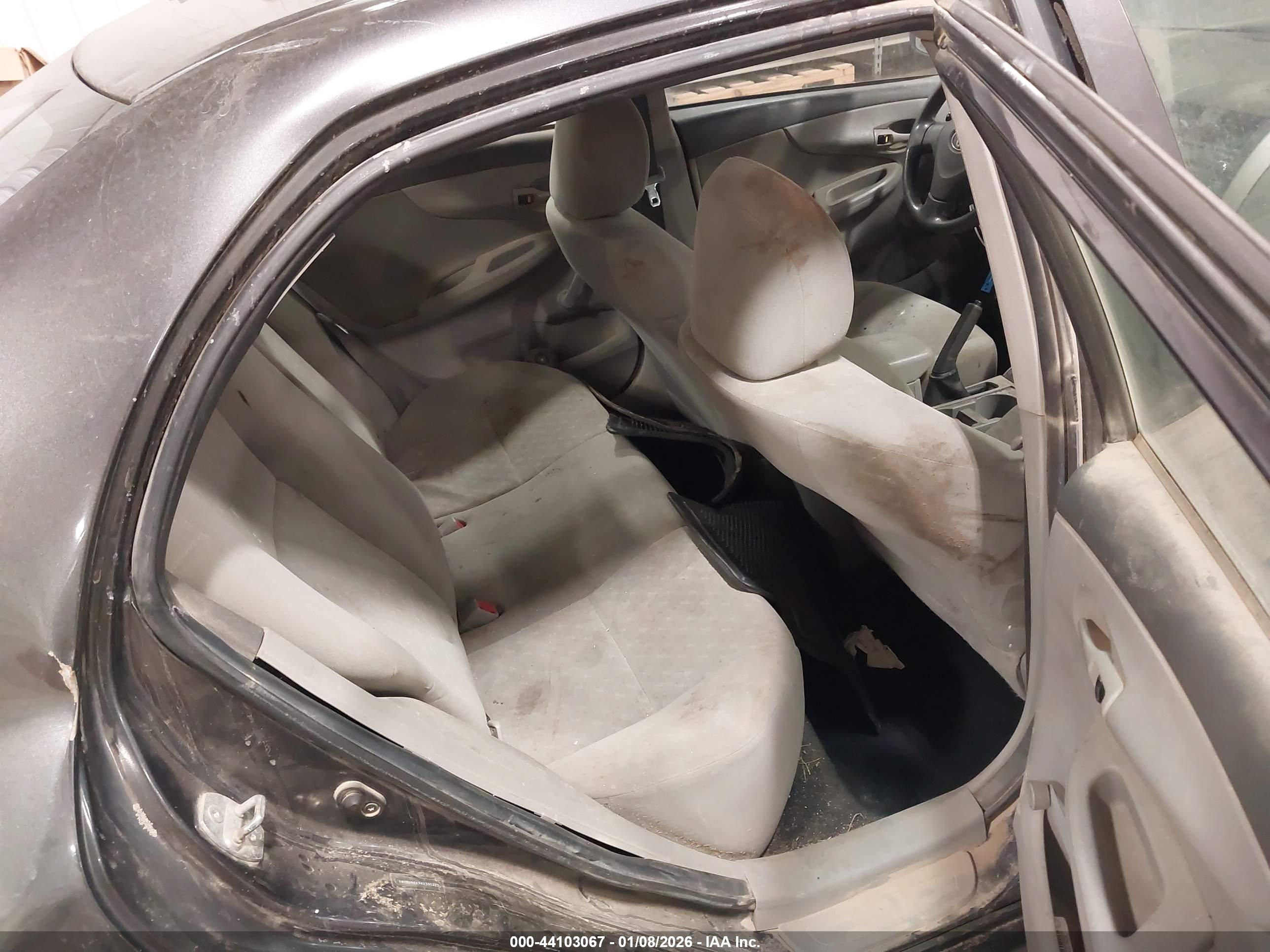 TOYOTA COROLLA image 8