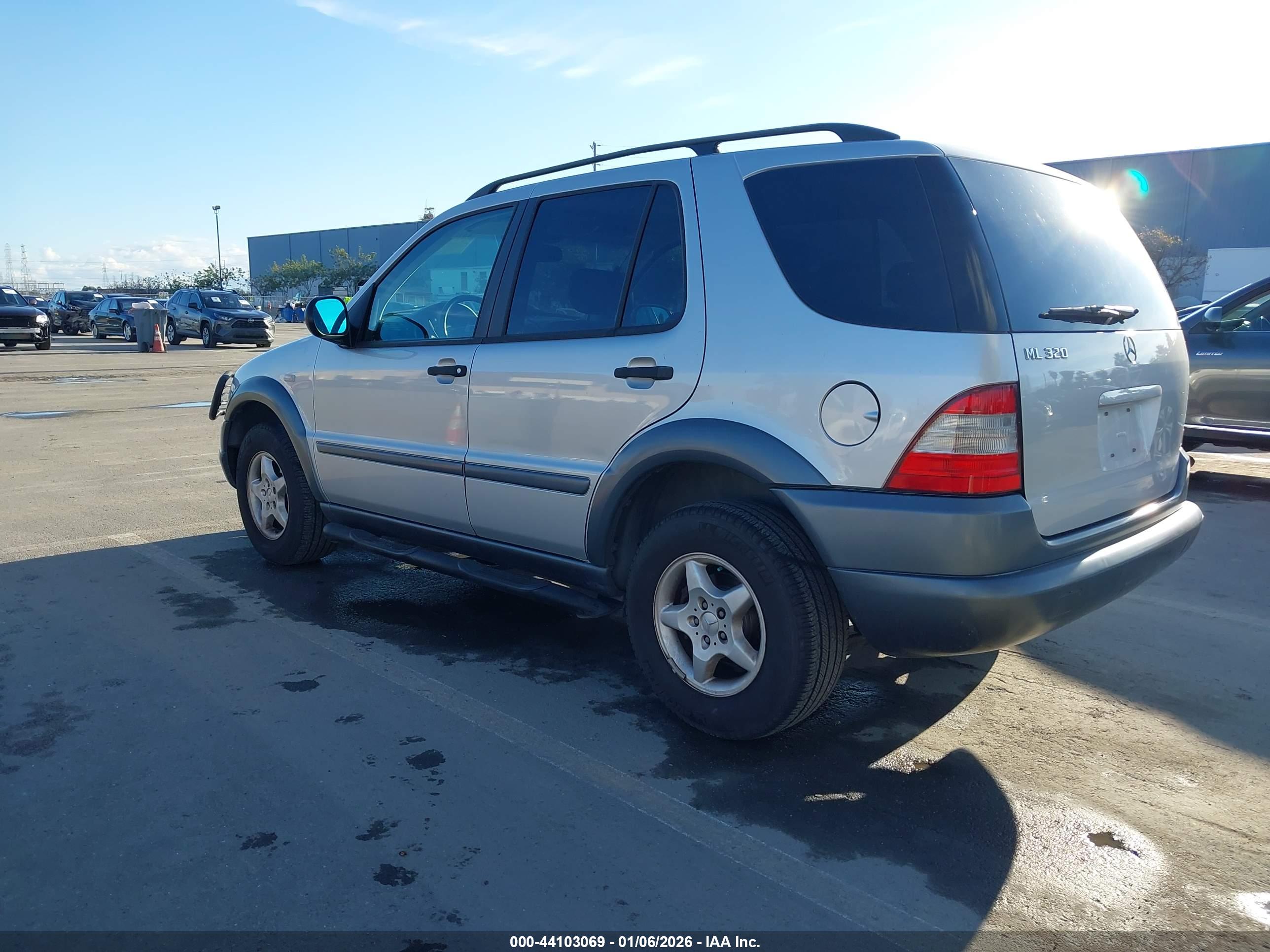 MERCEDES-BENZ ML image 3