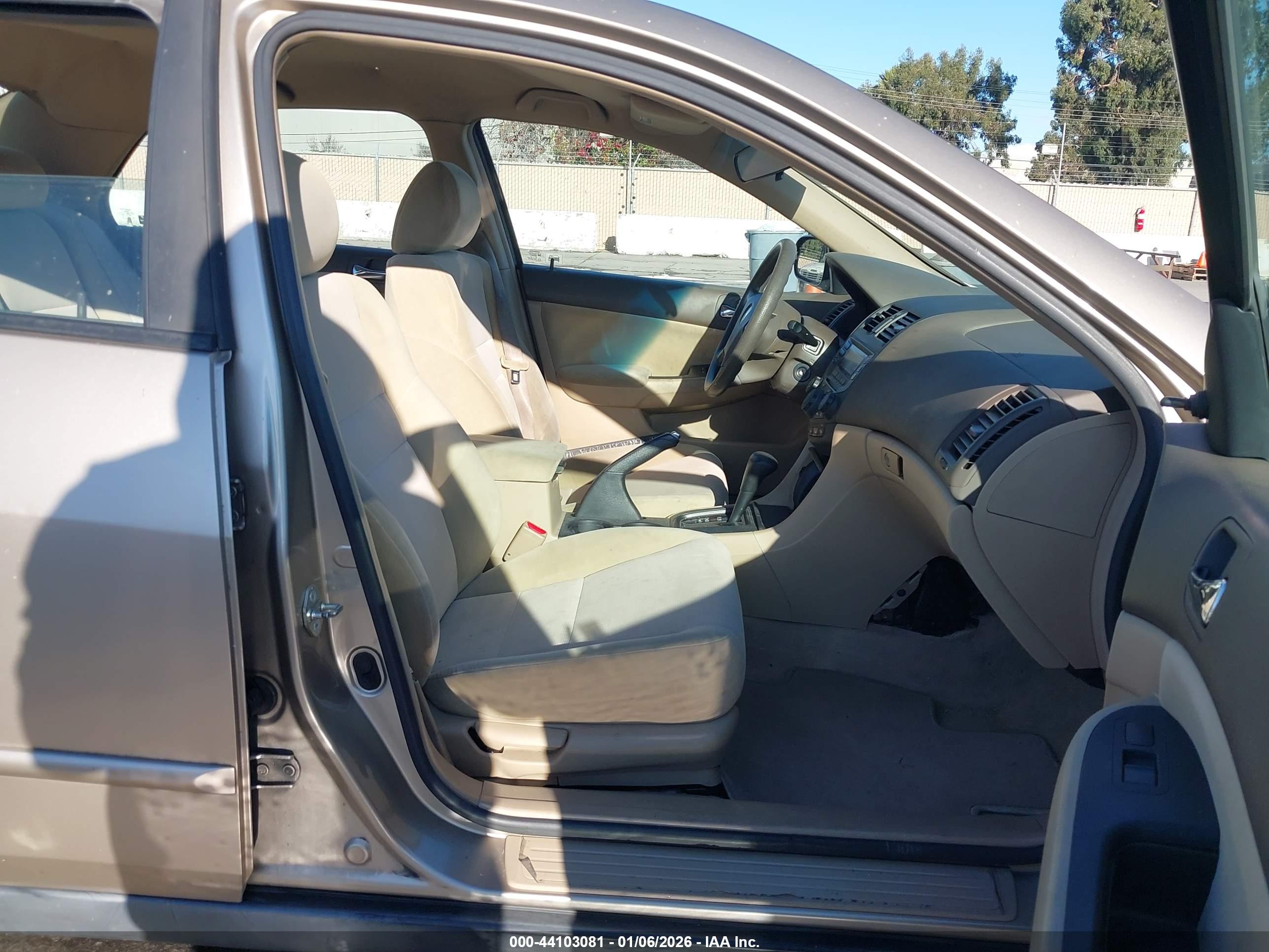 HONDA ACCORD image 5
