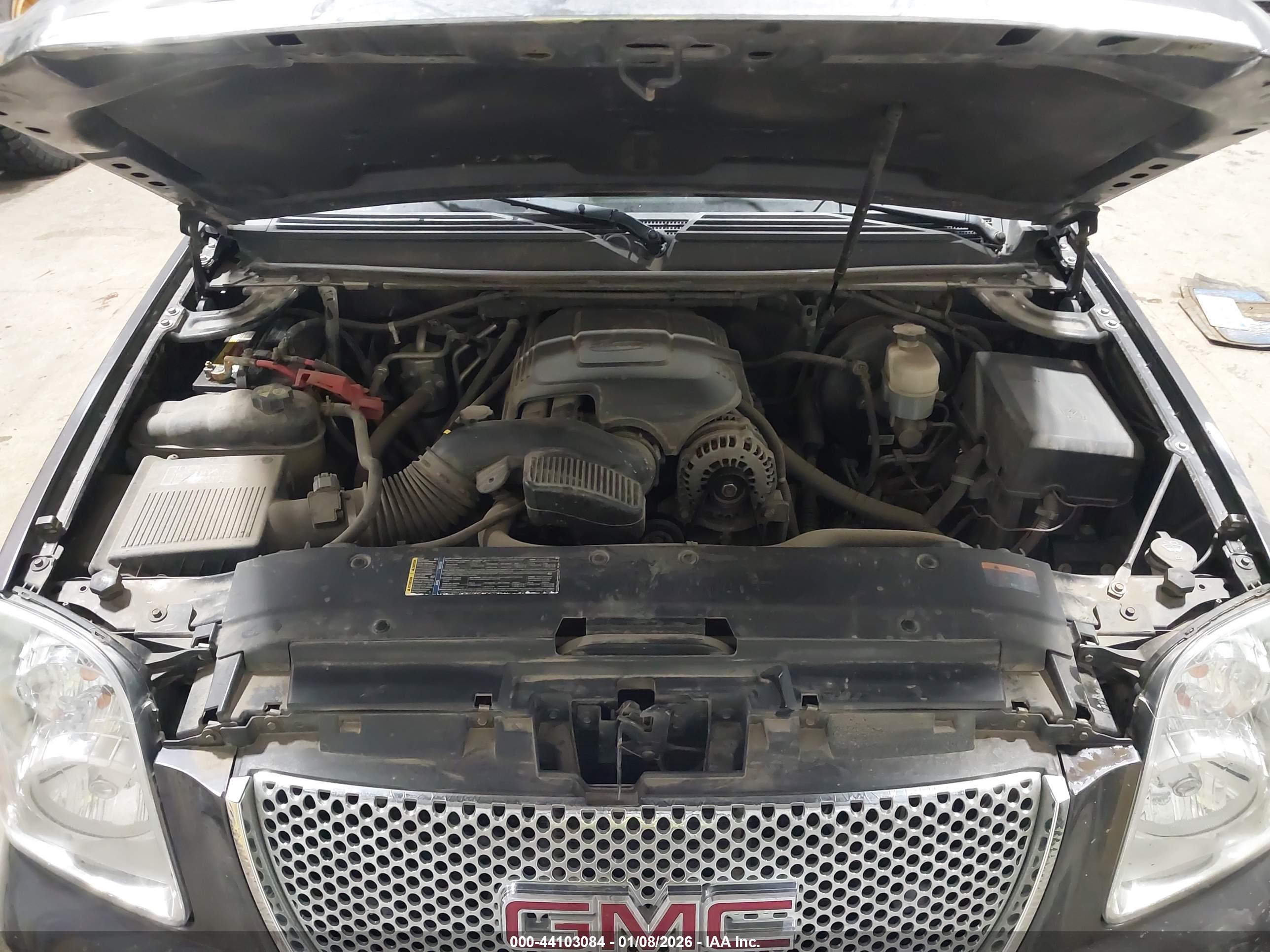 GMC YUKON image 10