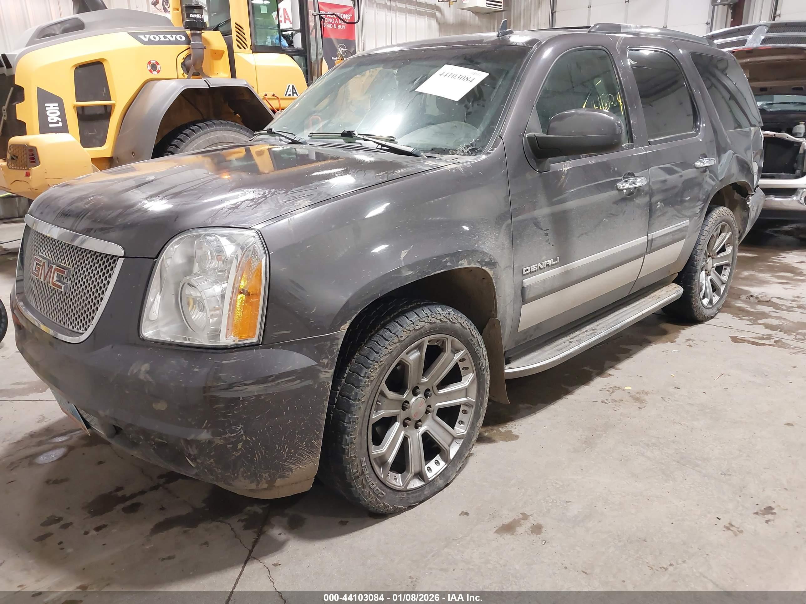 GMC YUKON image 2