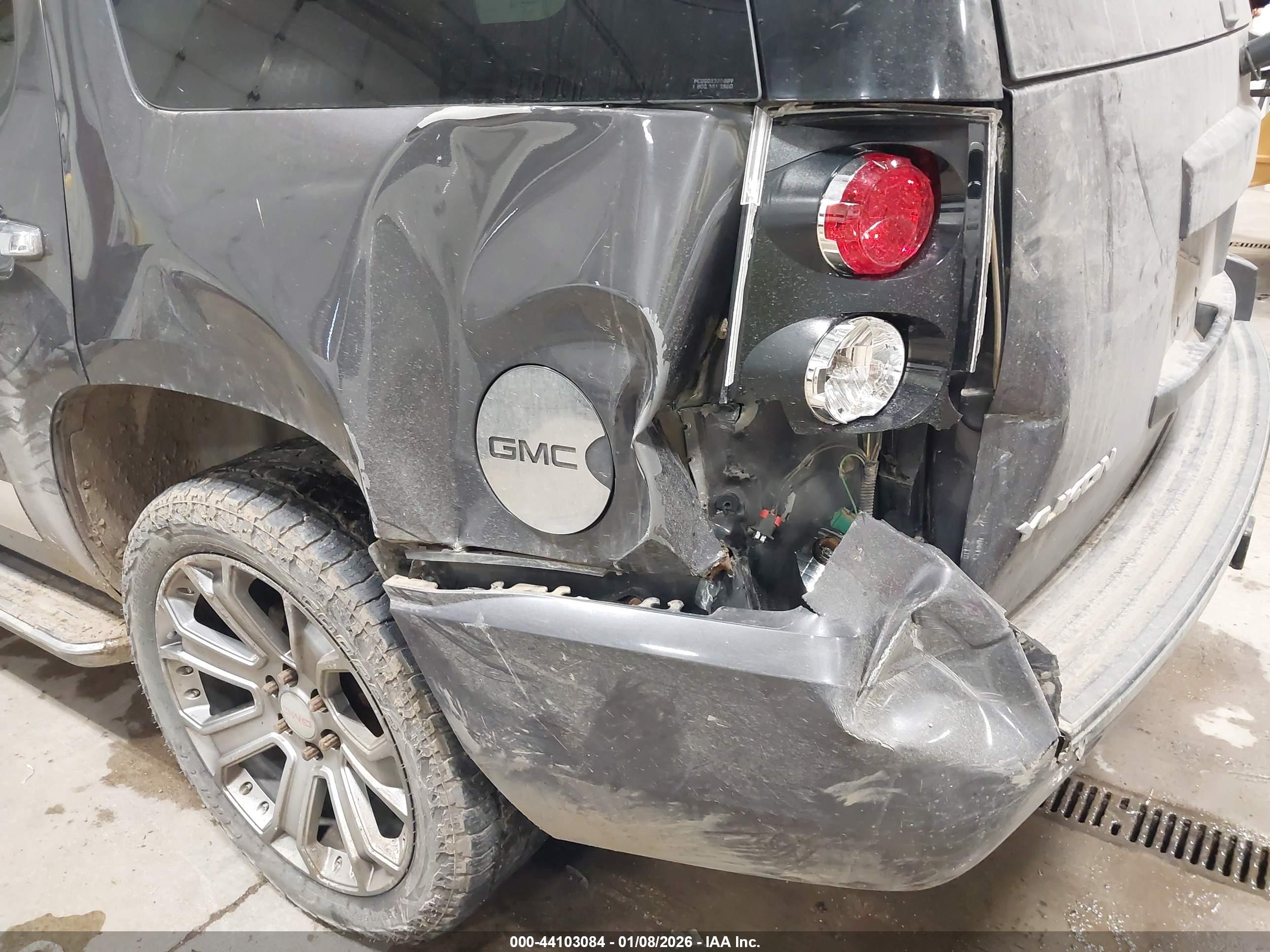 GMC YUKON image 6