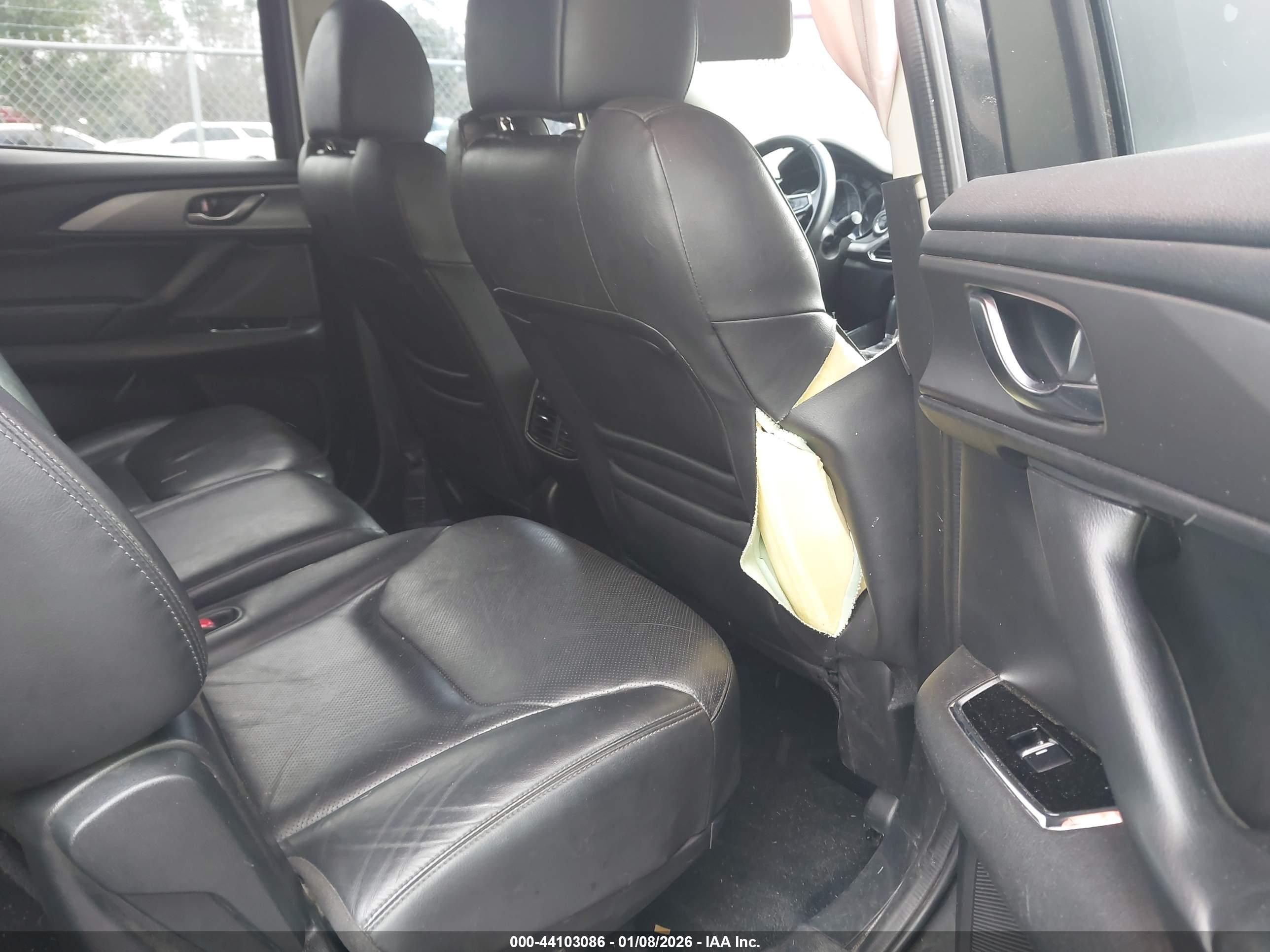 MAZDA CX-9 image 8