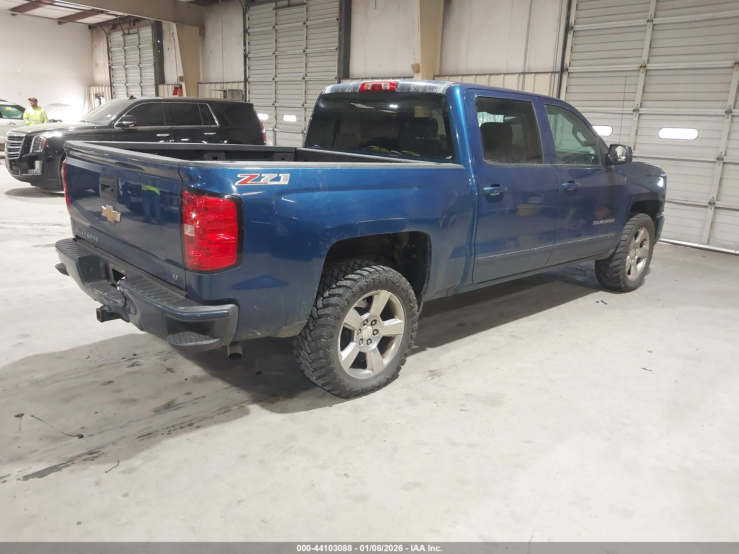 CHEVROLET SILVERADO image 4