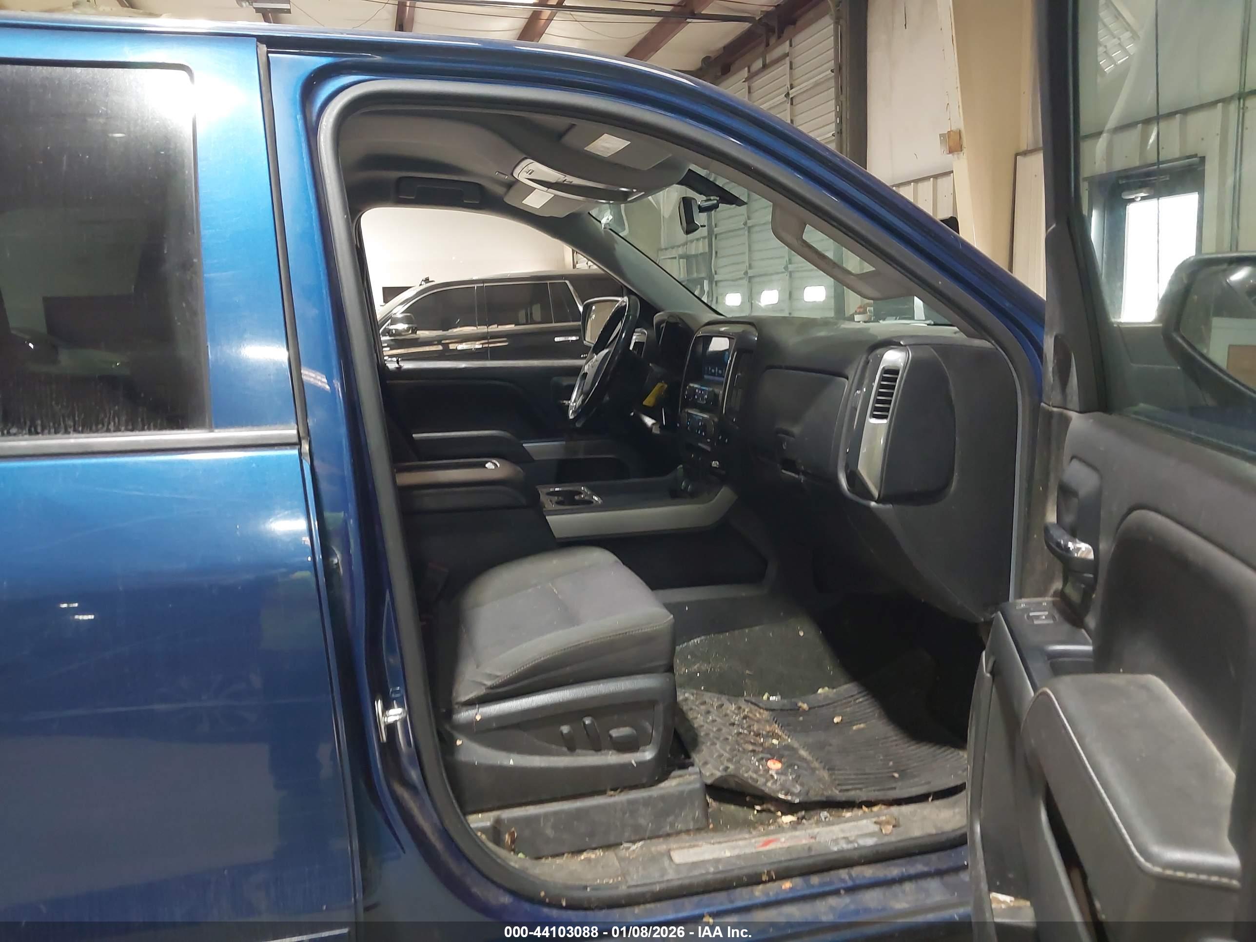 CHEVROLET SILVERADO image 5