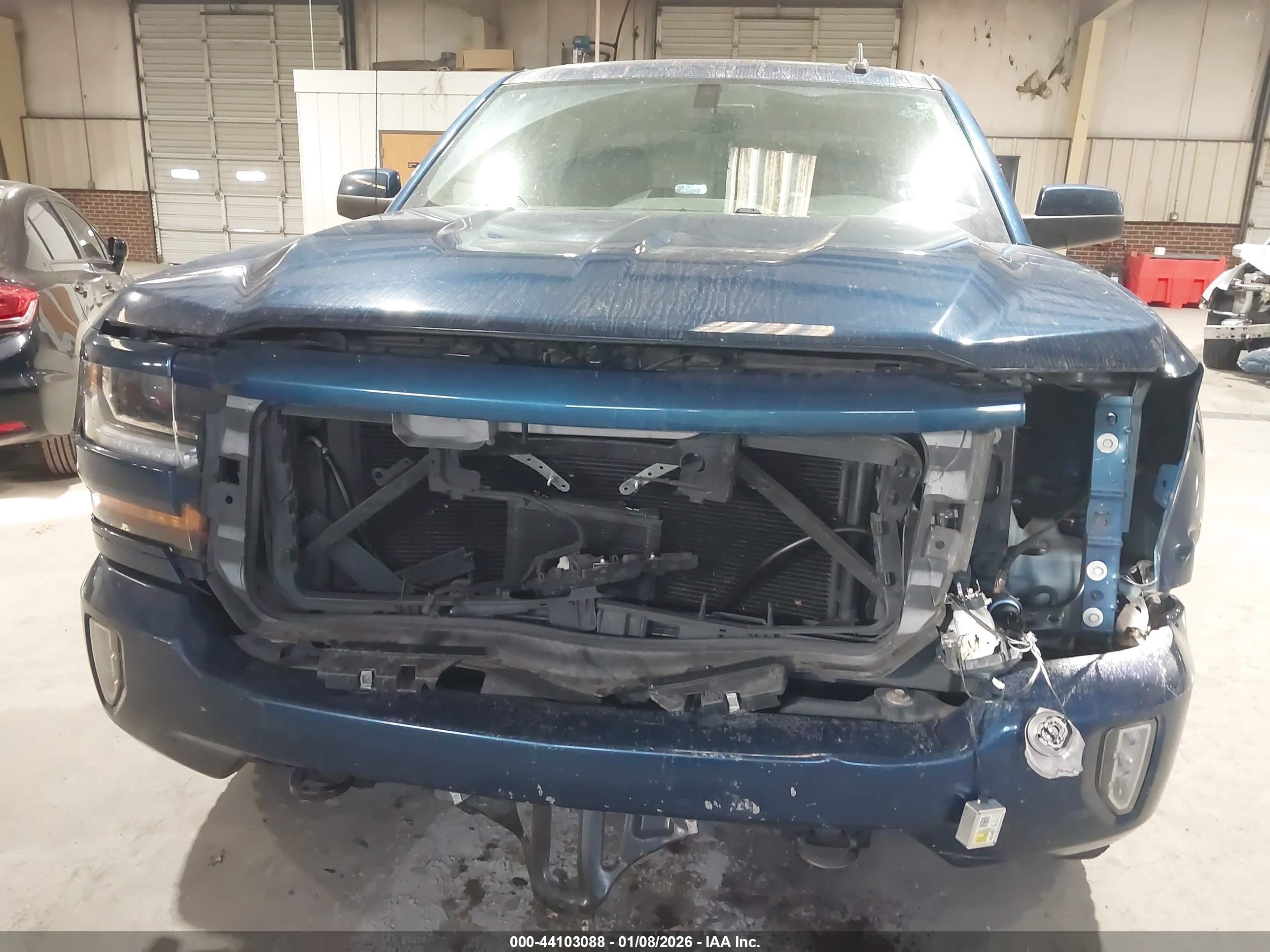 CHEVROLET SILVERADO image 6