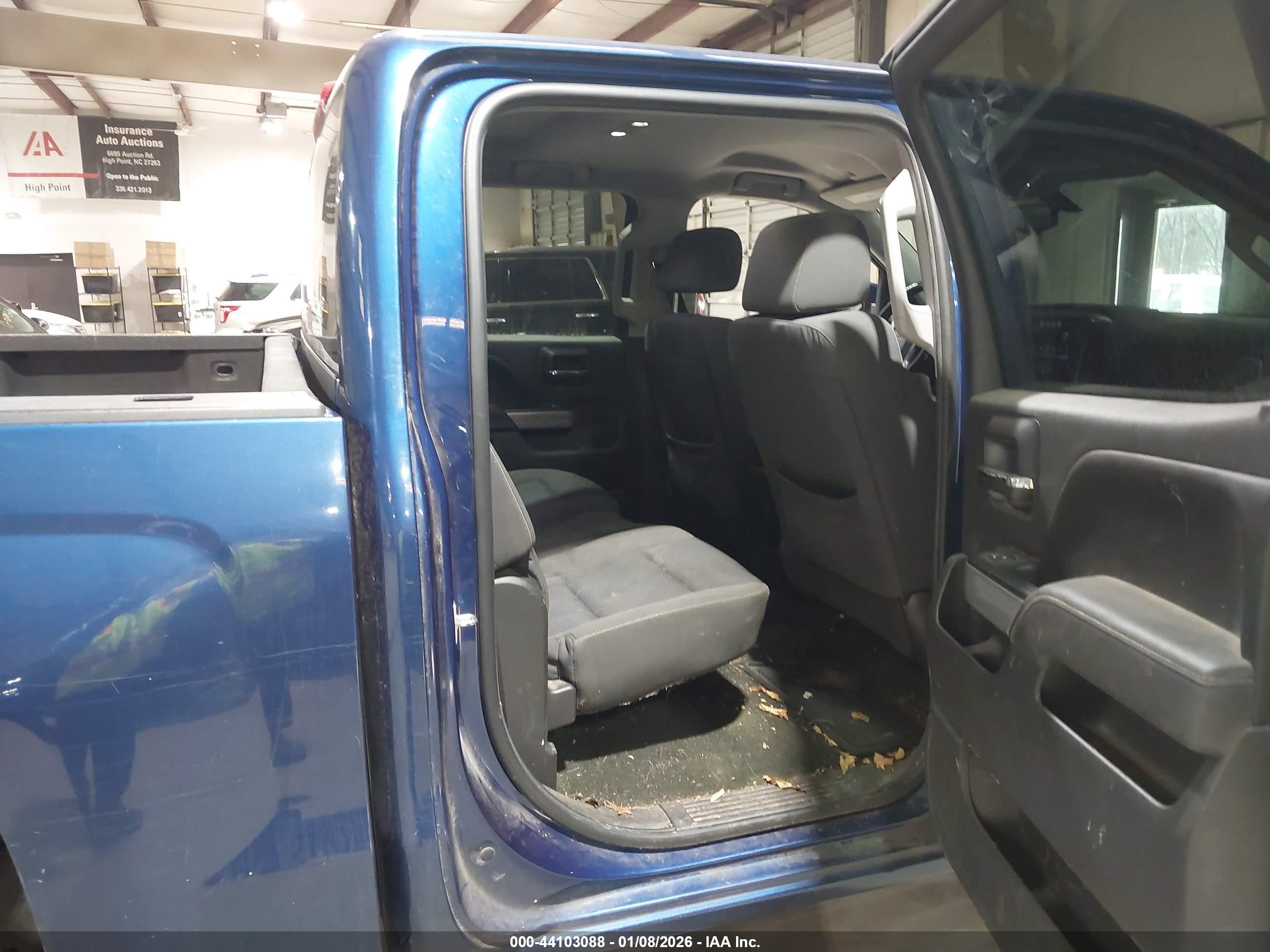 CHEVROLET SILVERADO image 8