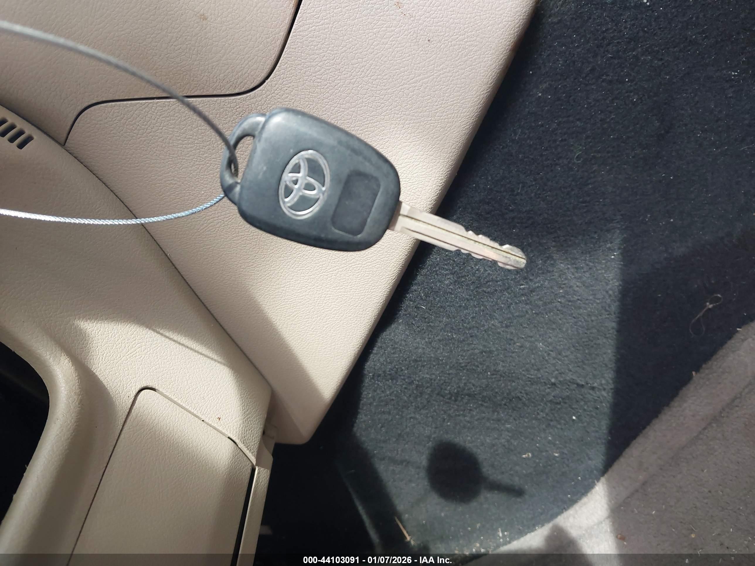 TOYOTA CAMRY image 11