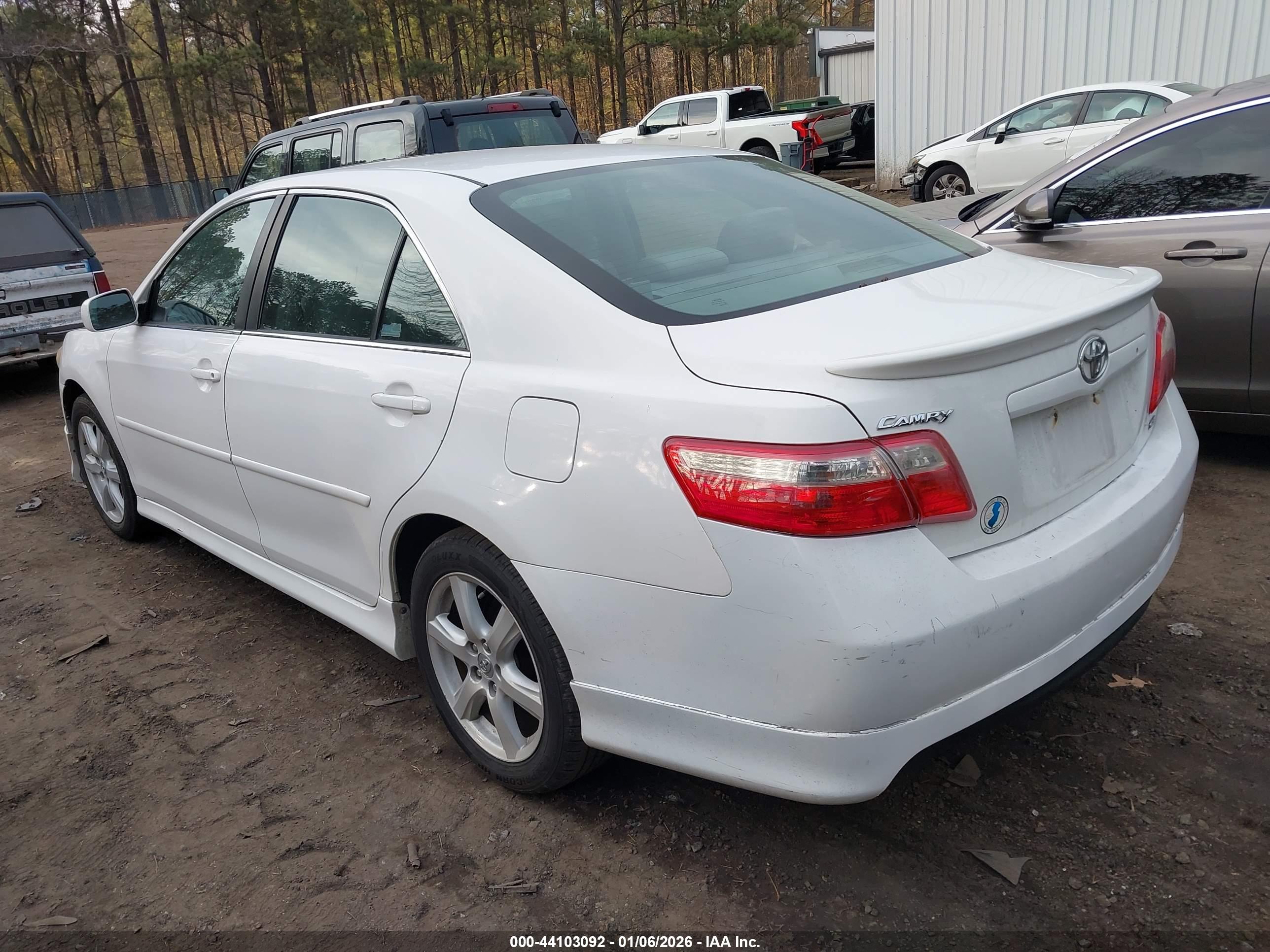 TOYOTA CAMRY image 3