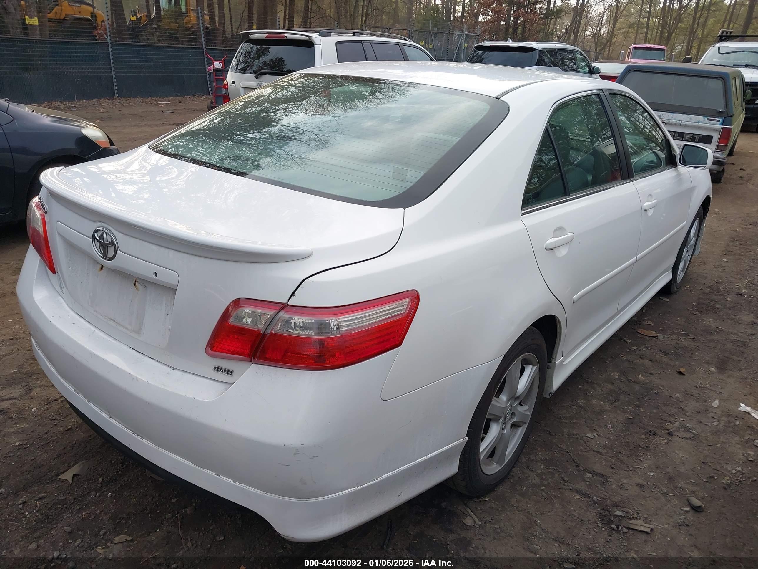 TOYOTA CAMRY image 4