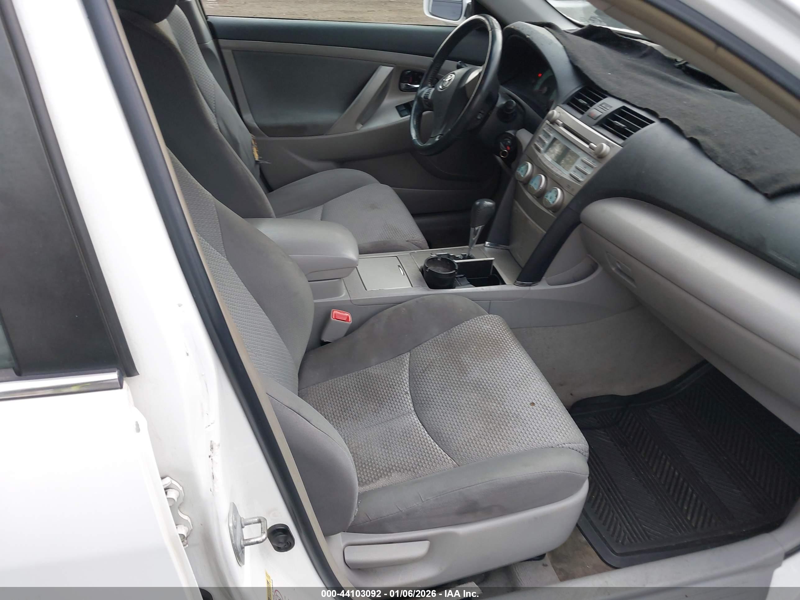 TOYOTA CAMRY image 5