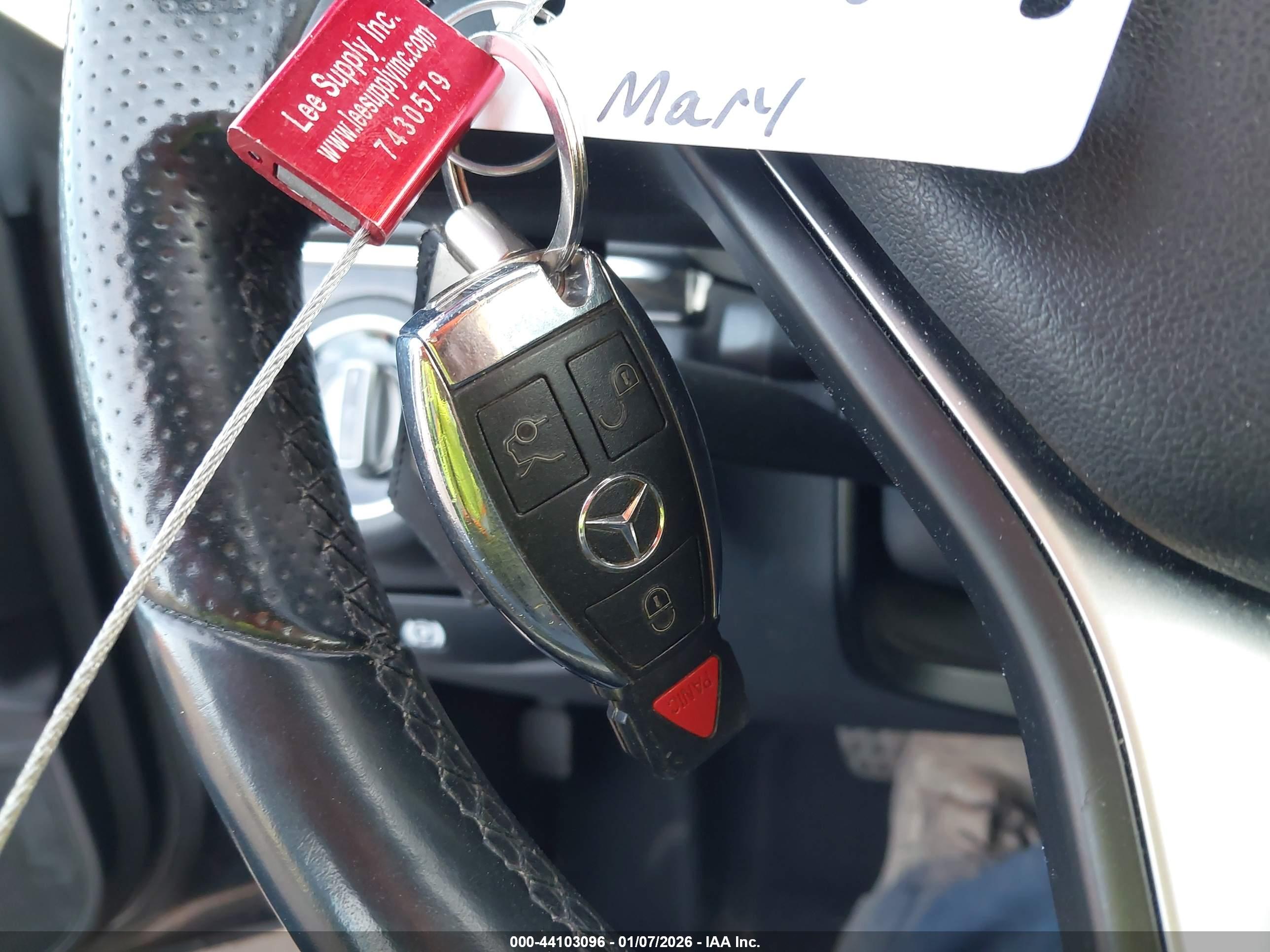 MERCEDES-BENZ E image 11