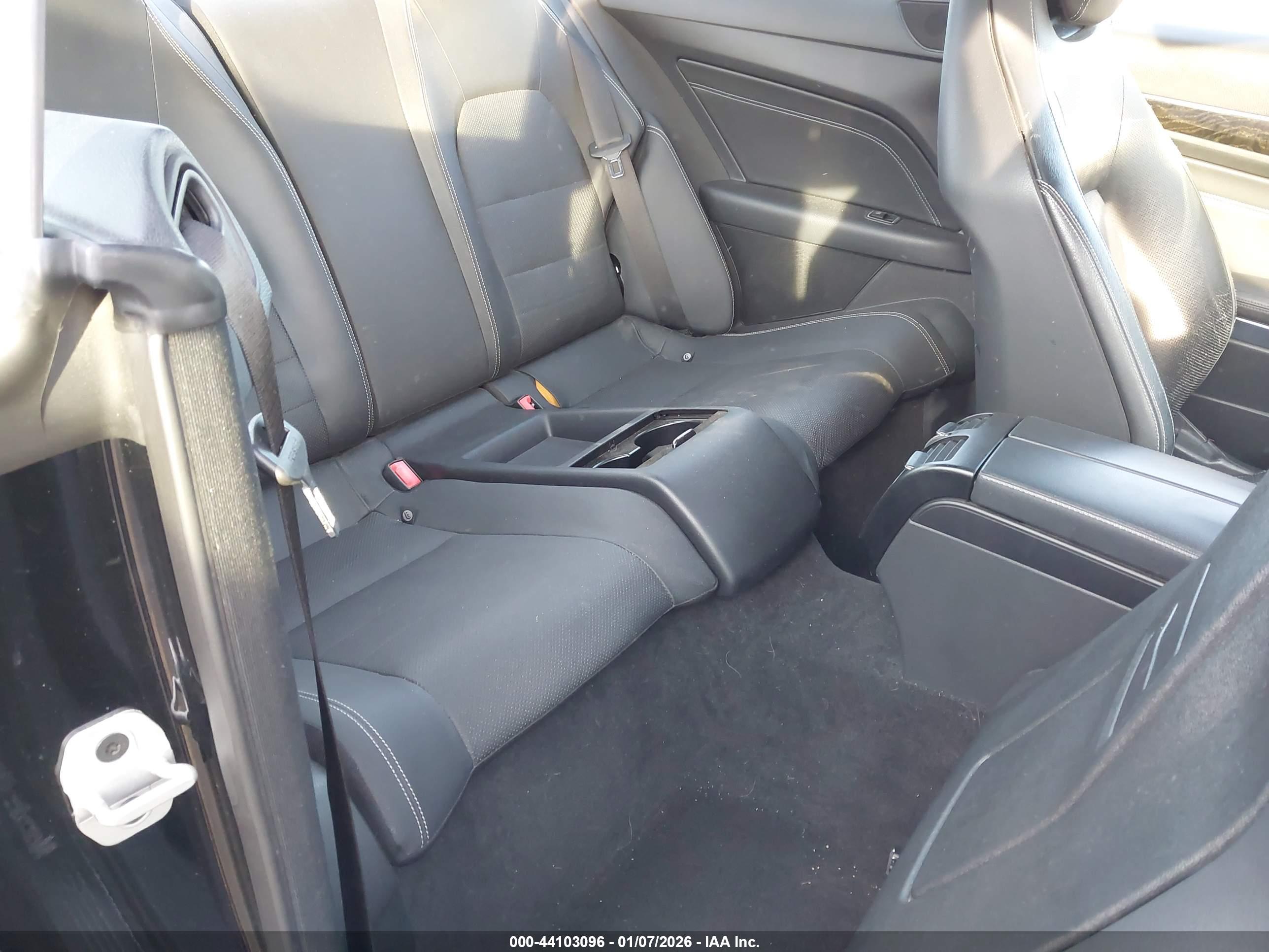 MERCEDES-BENZ E image 8
