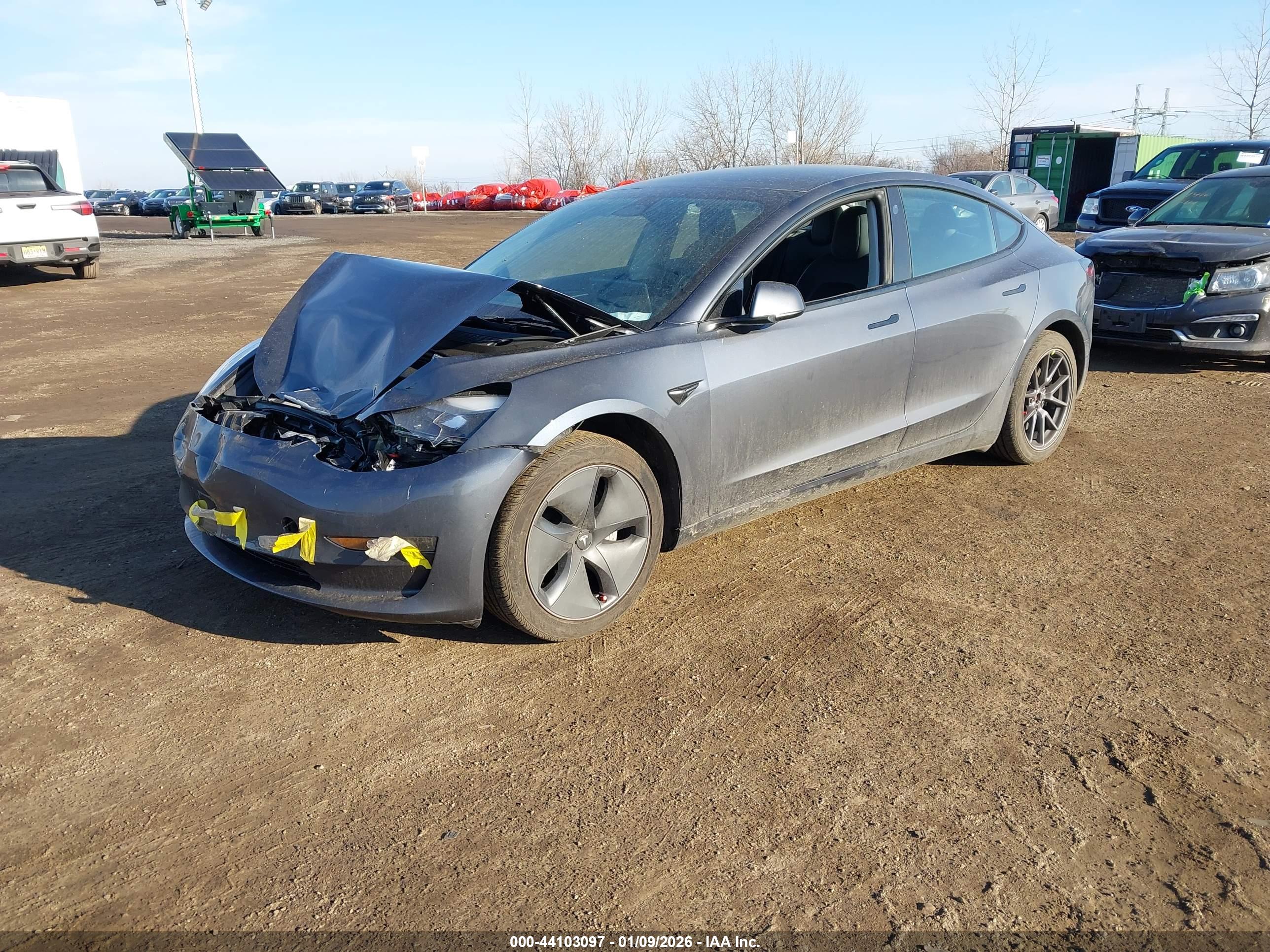 TESLA MODEL image 2
