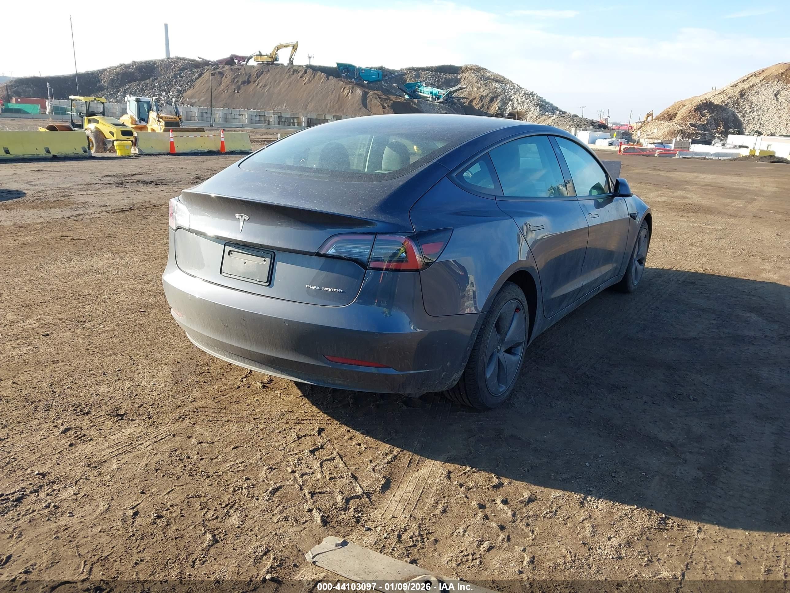 TESLA MODEL image 4