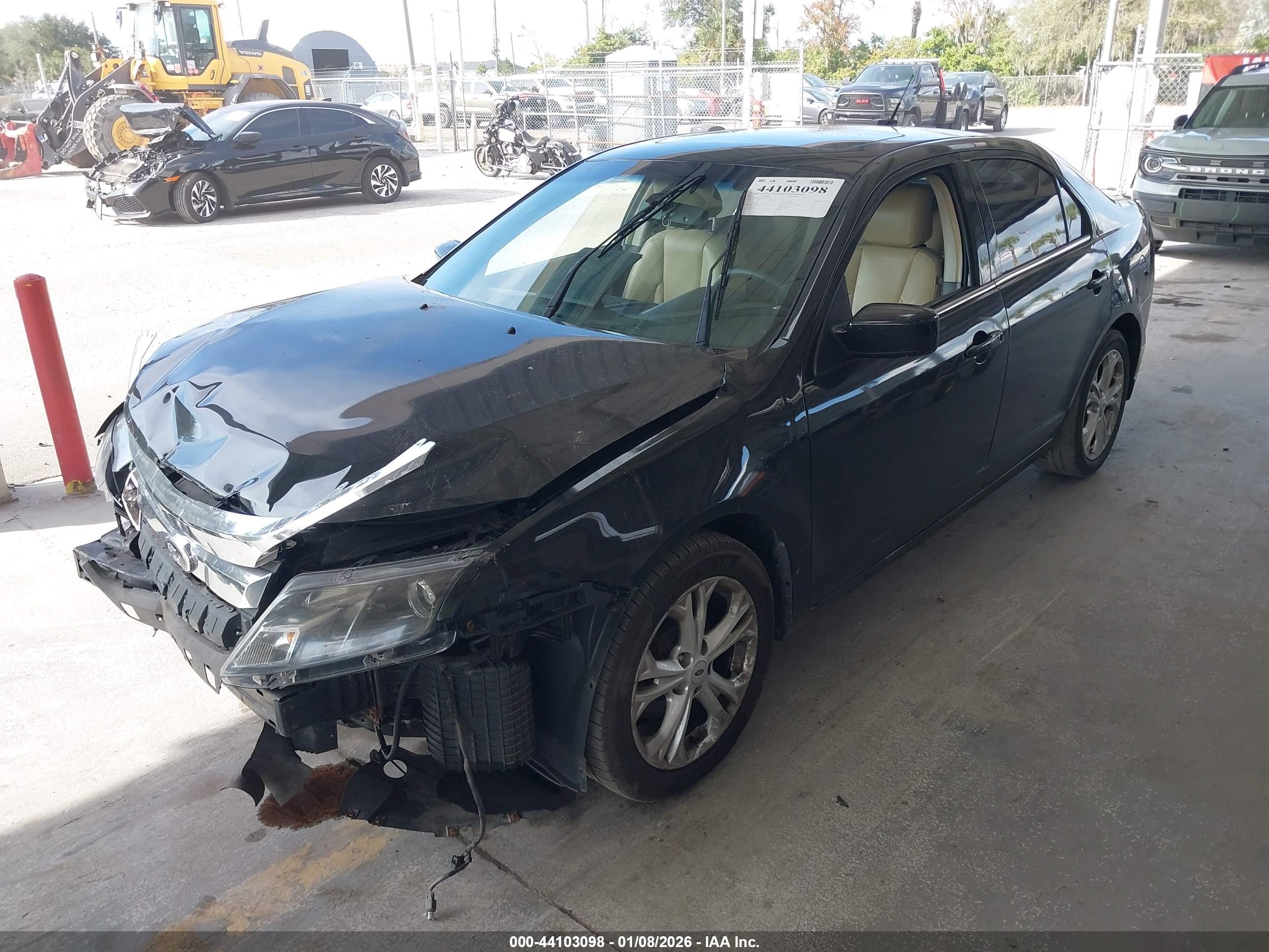 FORD FUSION image 2