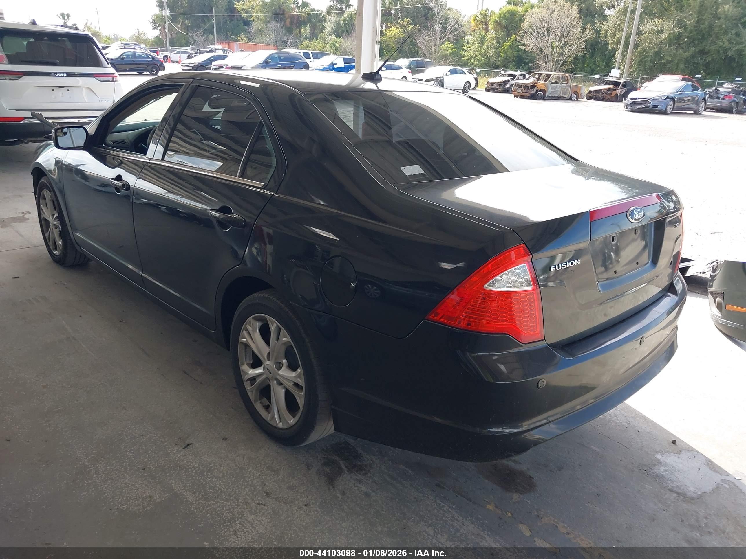 FORD FUSION image 3