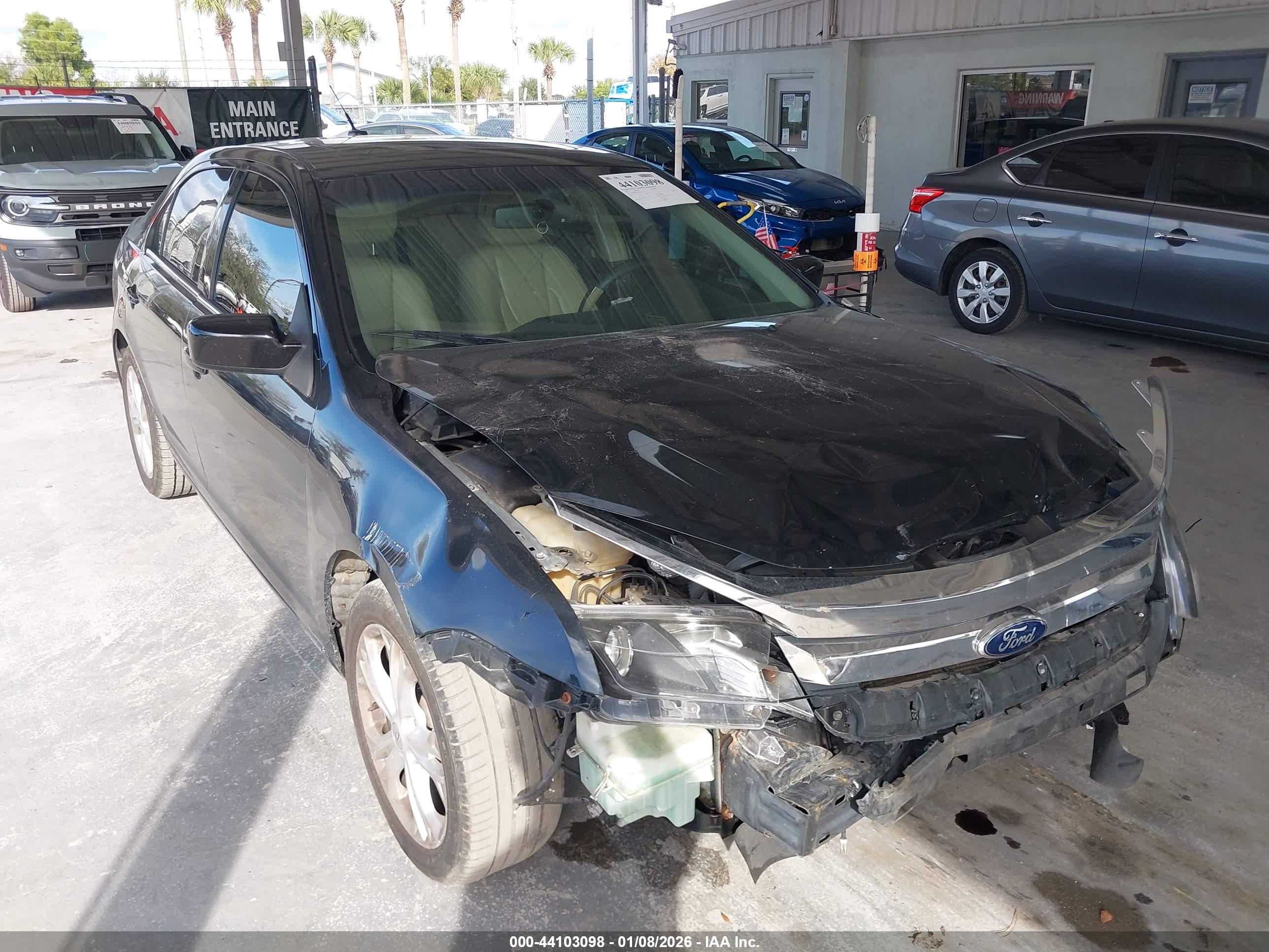FORD FUSION image 6