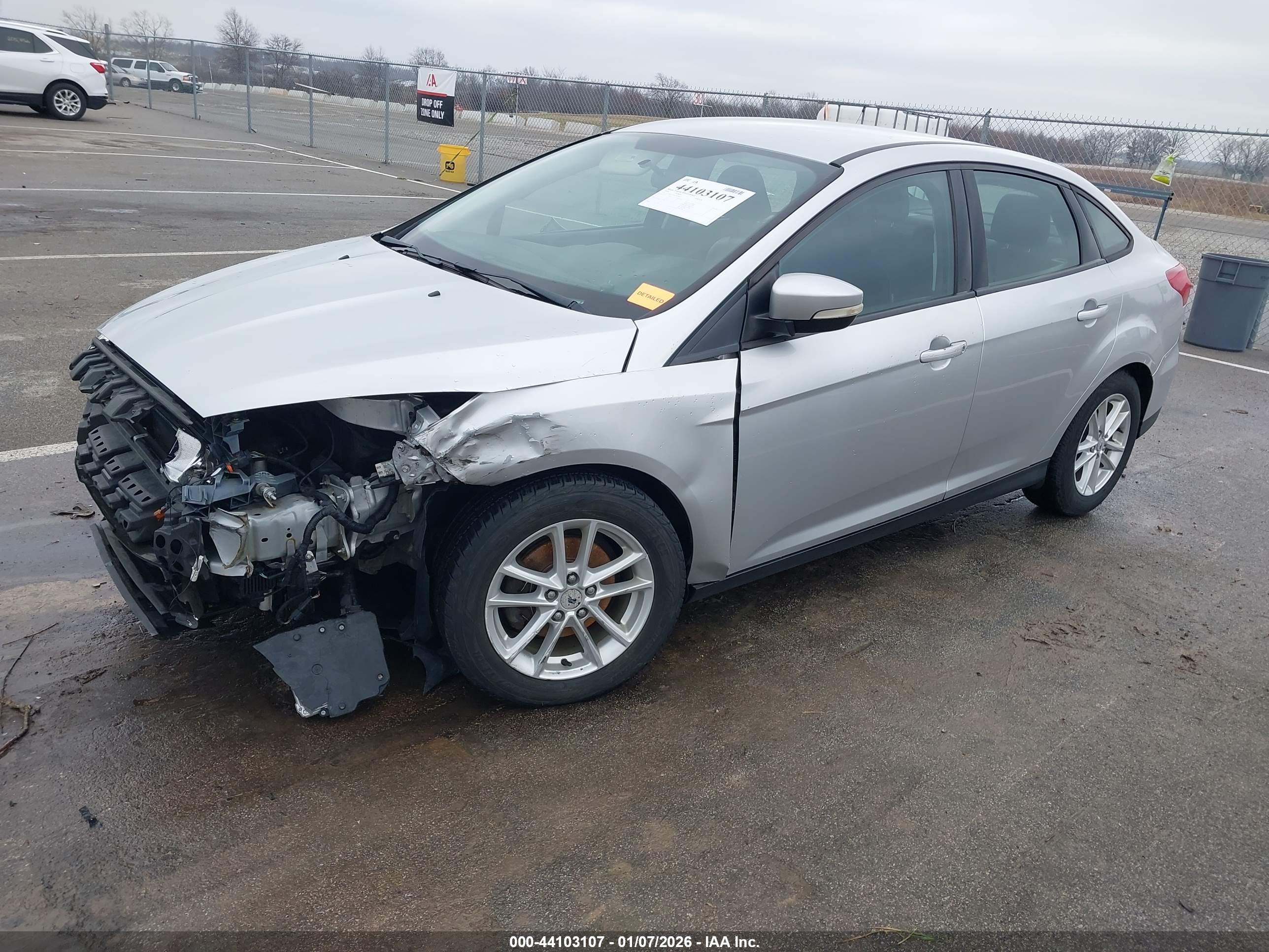 FORD FOCUS image 2