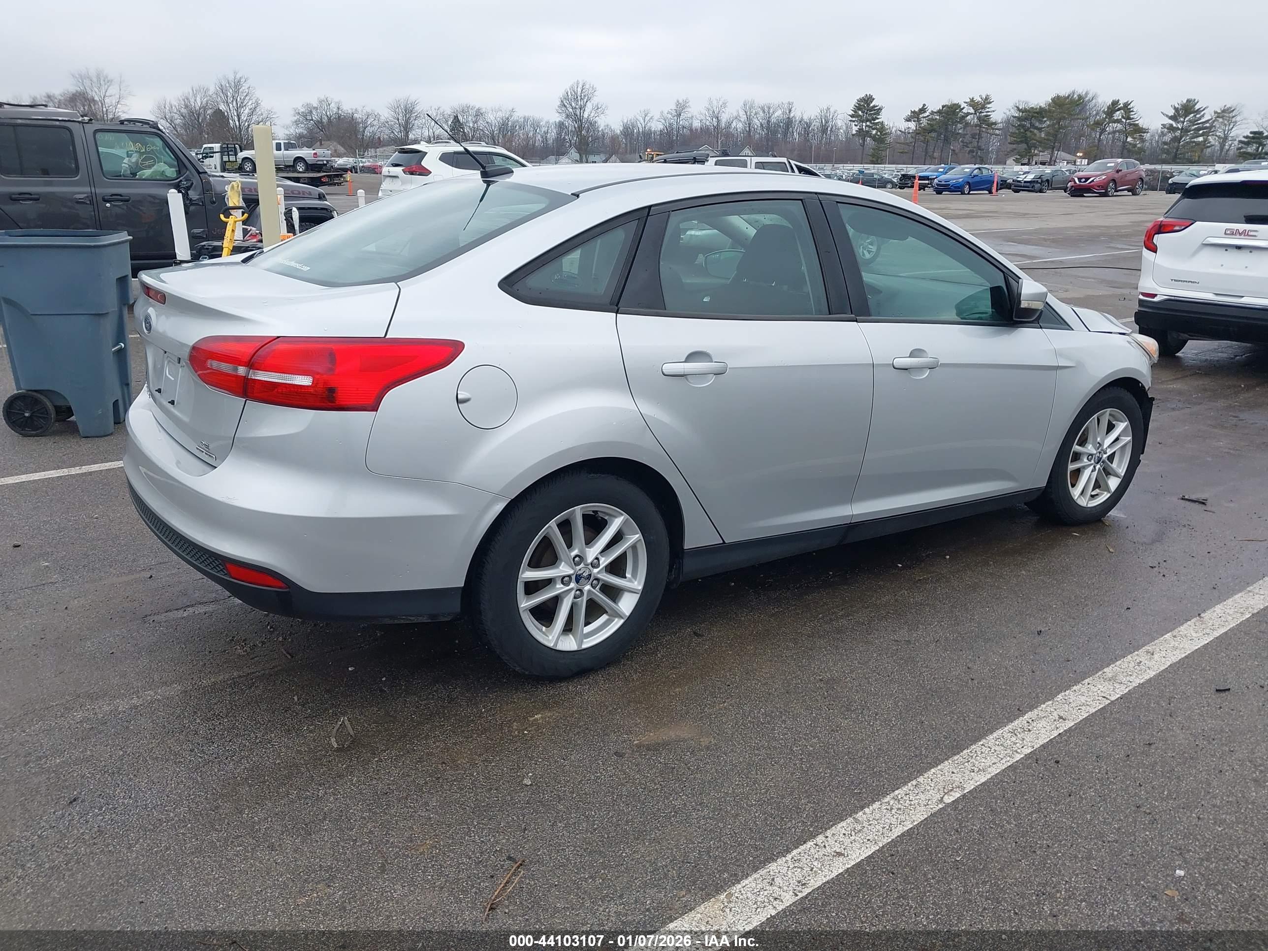 FORD FOCUS image 4