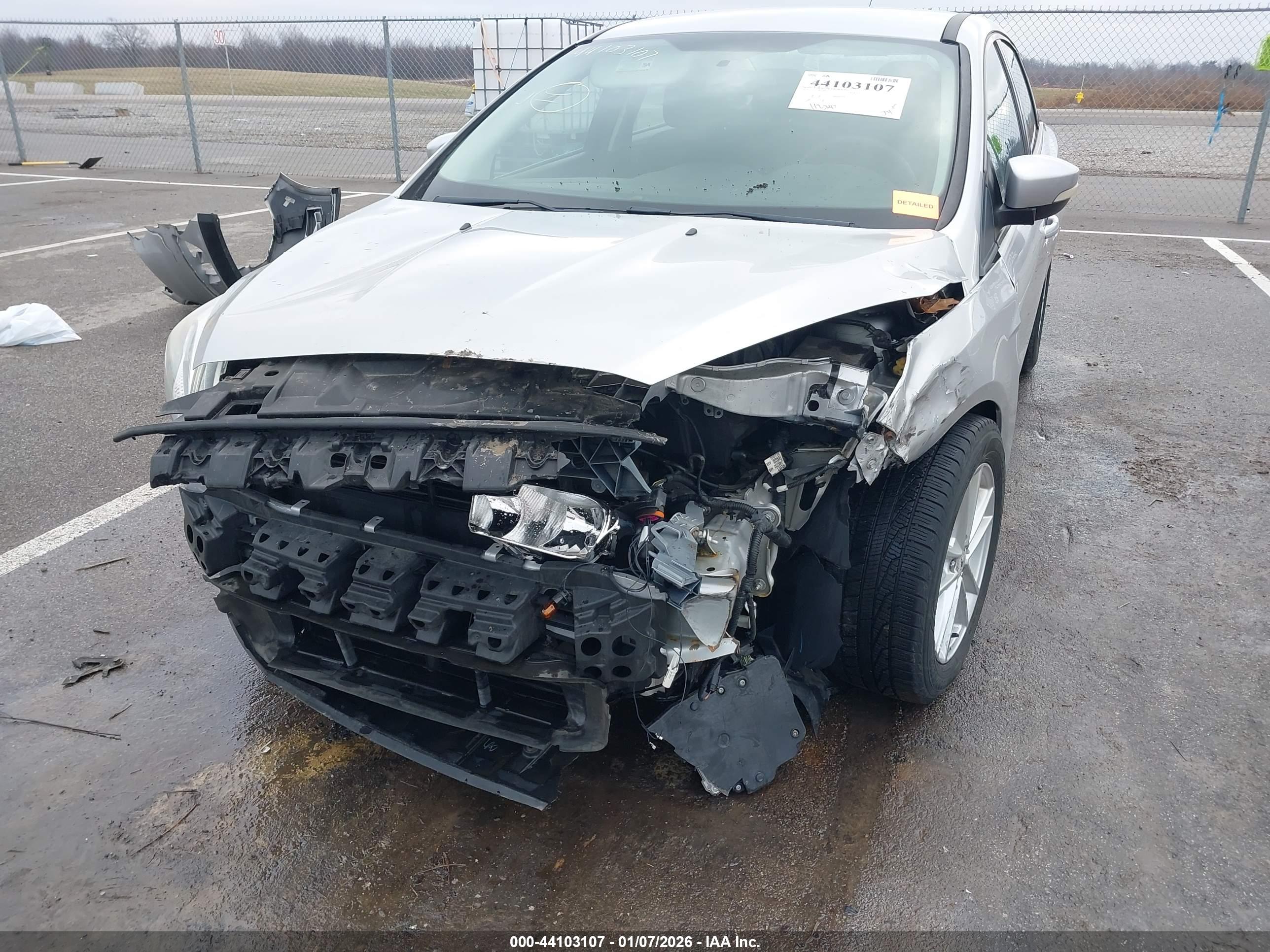FORD FOCUS image 6