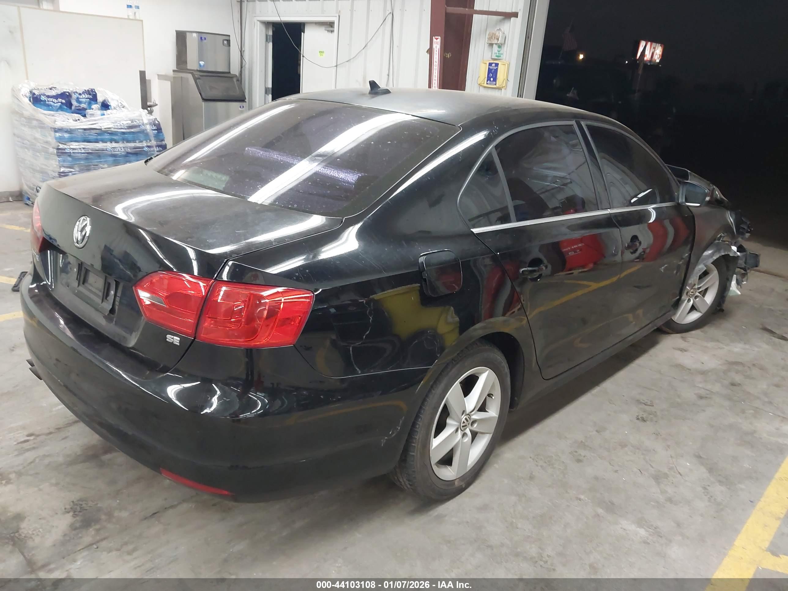VOLKSWAGEN JETTA image 4