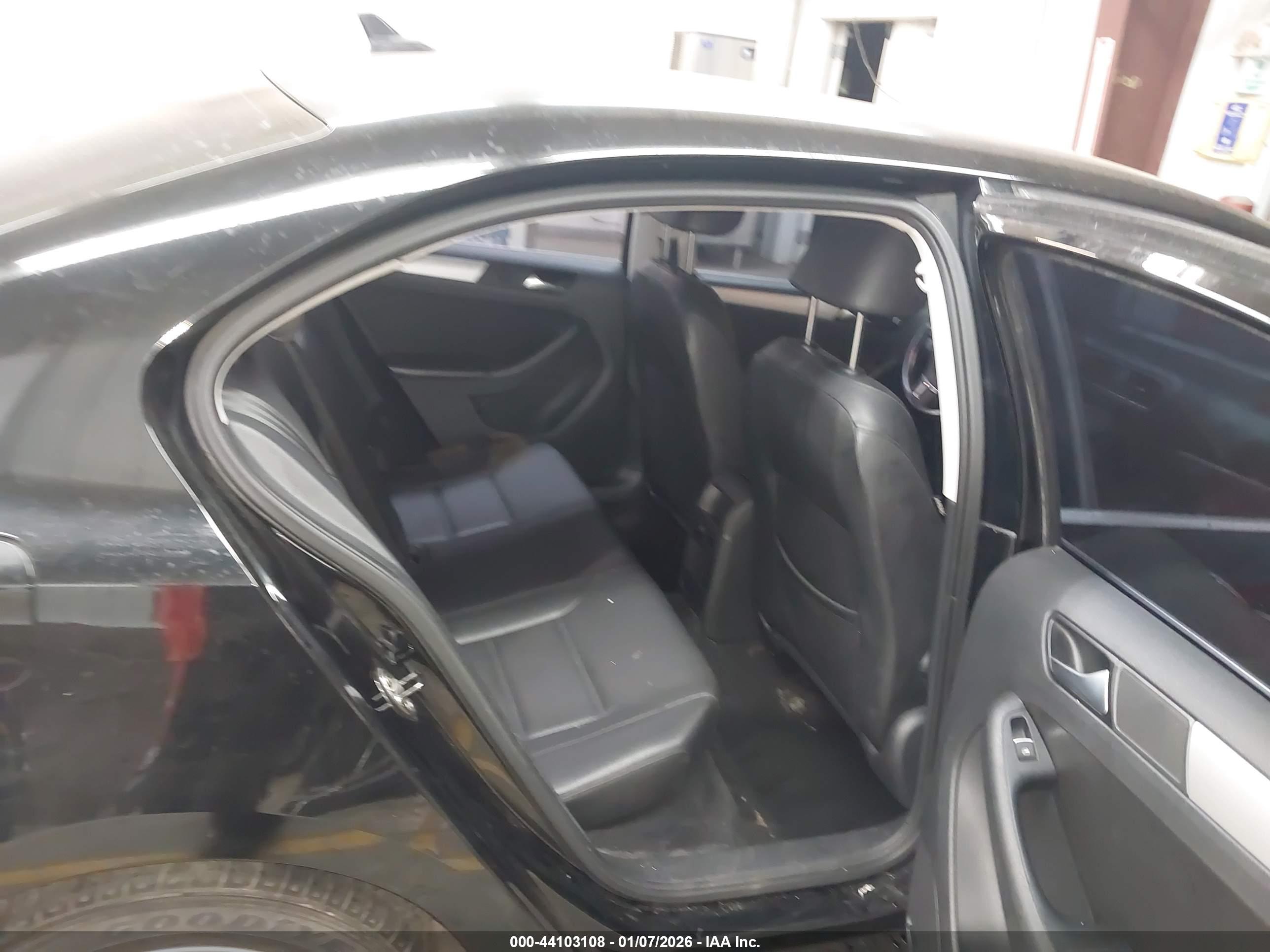 VOLKSWAGEN JETTA image 8