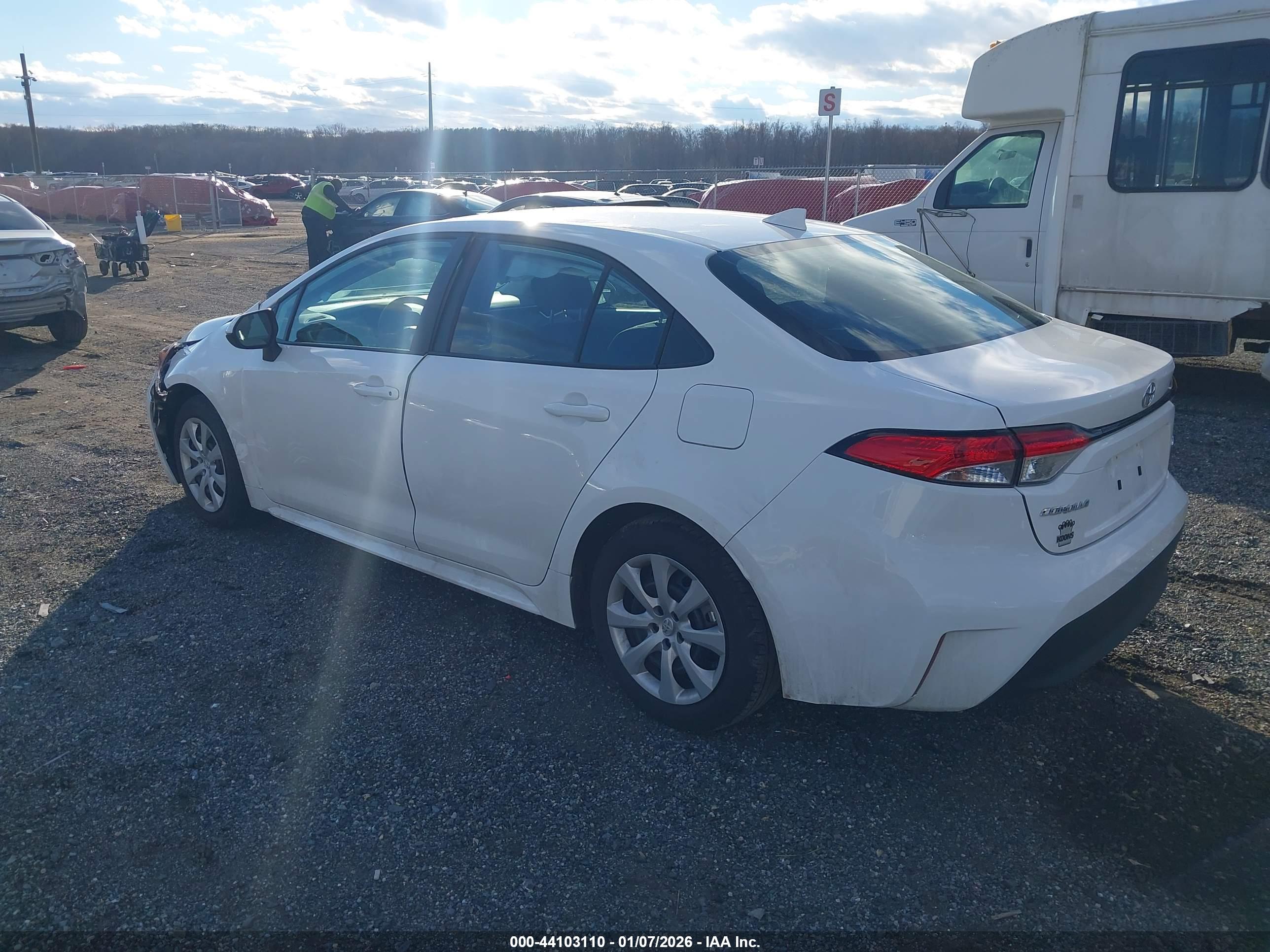 TOYOTA COROLLA image 3