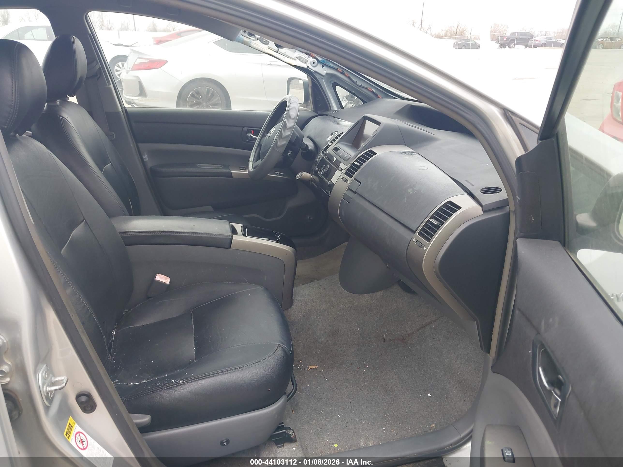 TOYOTA PRIUS image 5