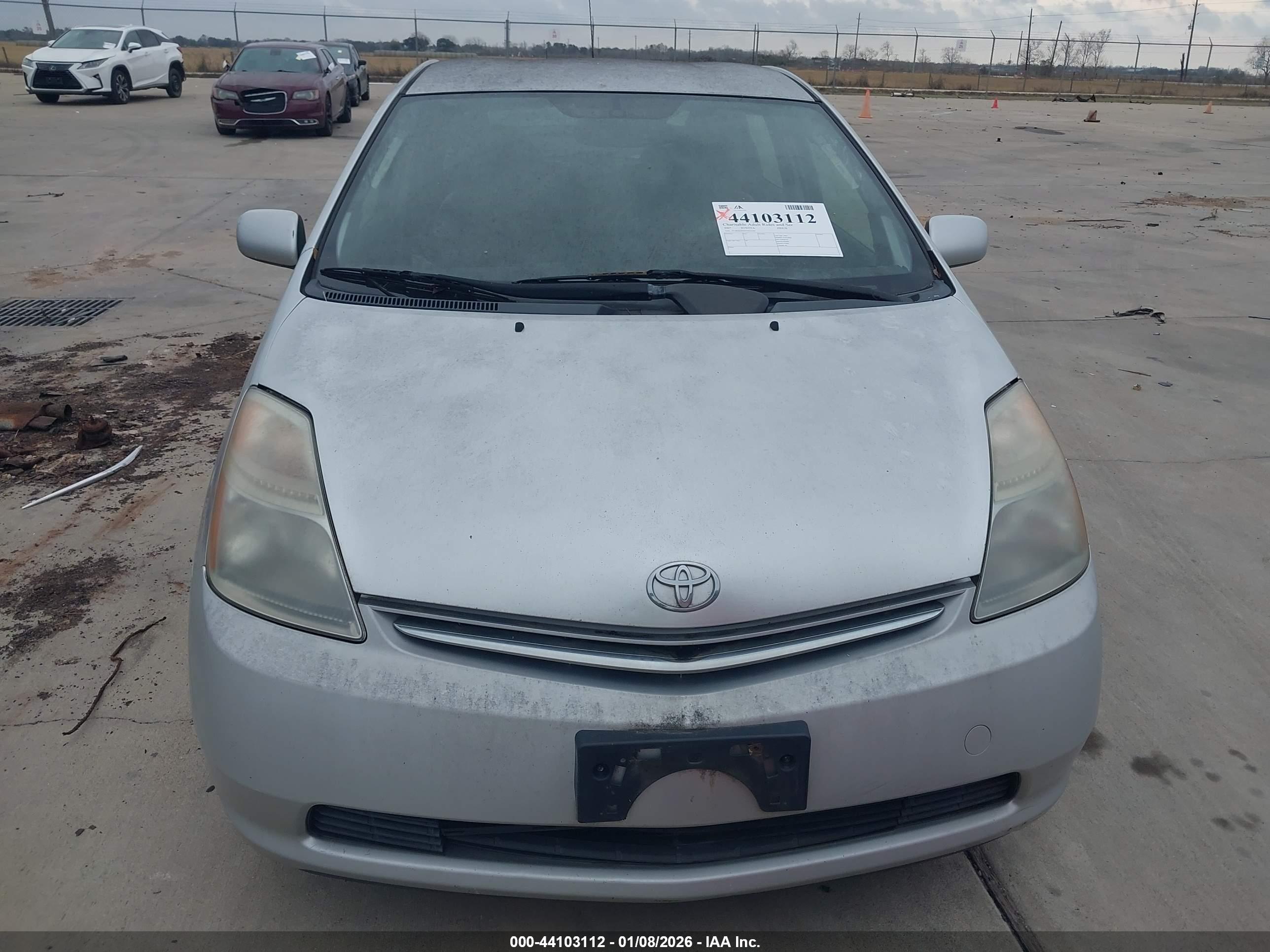 TOYOTA PRIUS image 6
