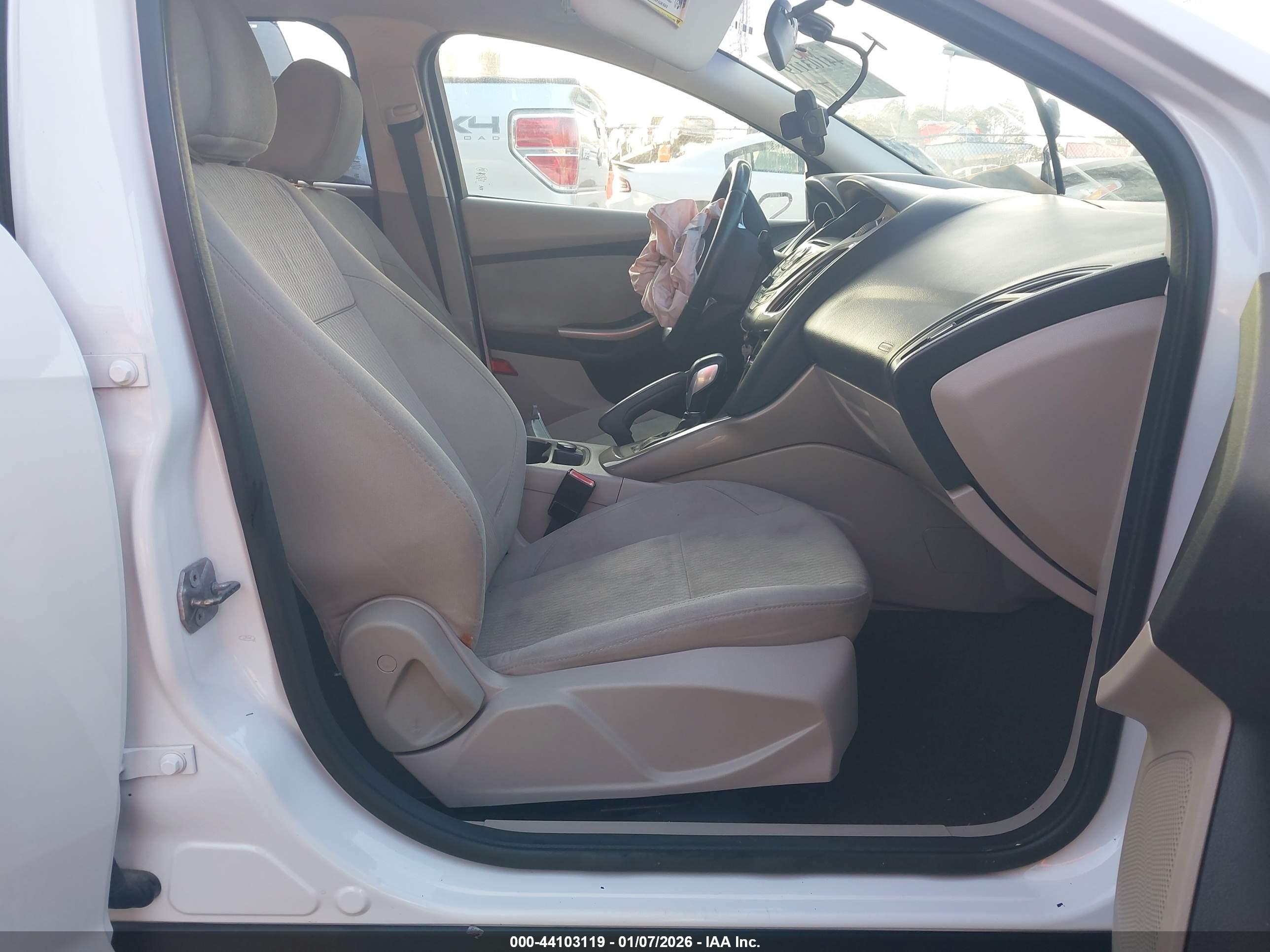 FORD FOCUS image 5