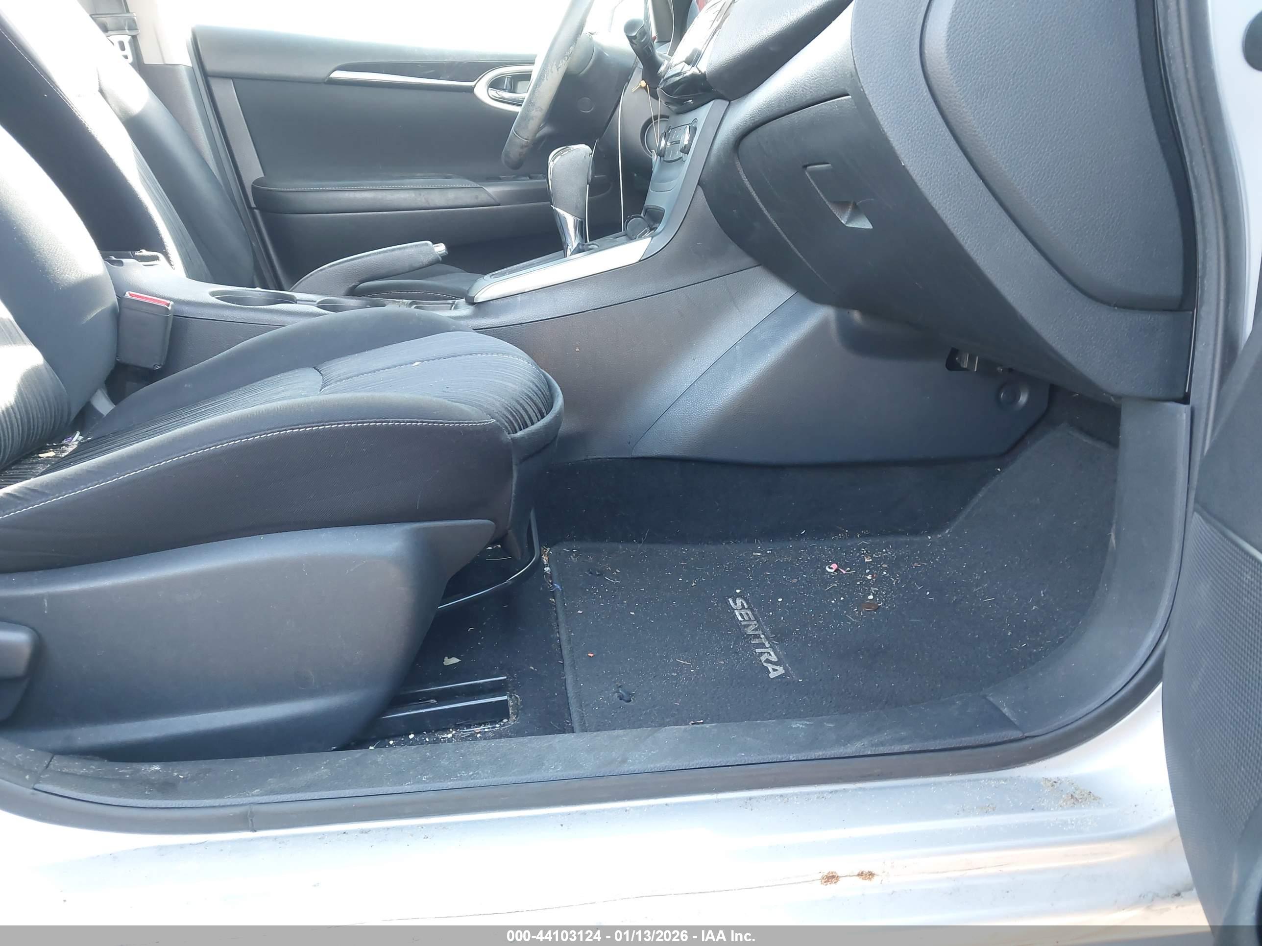 NISSAN SENTRA image 5
