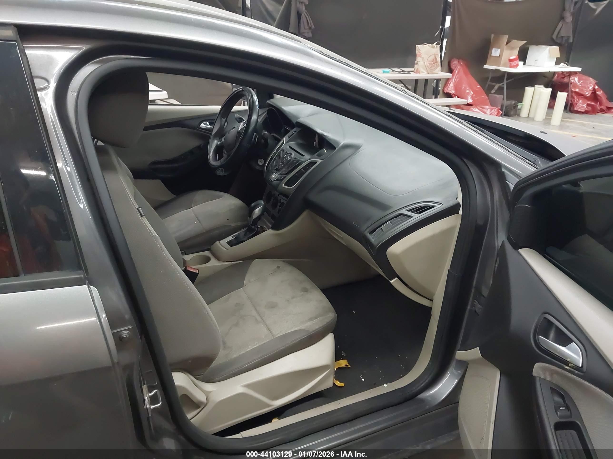 FORD FOCUS image 5