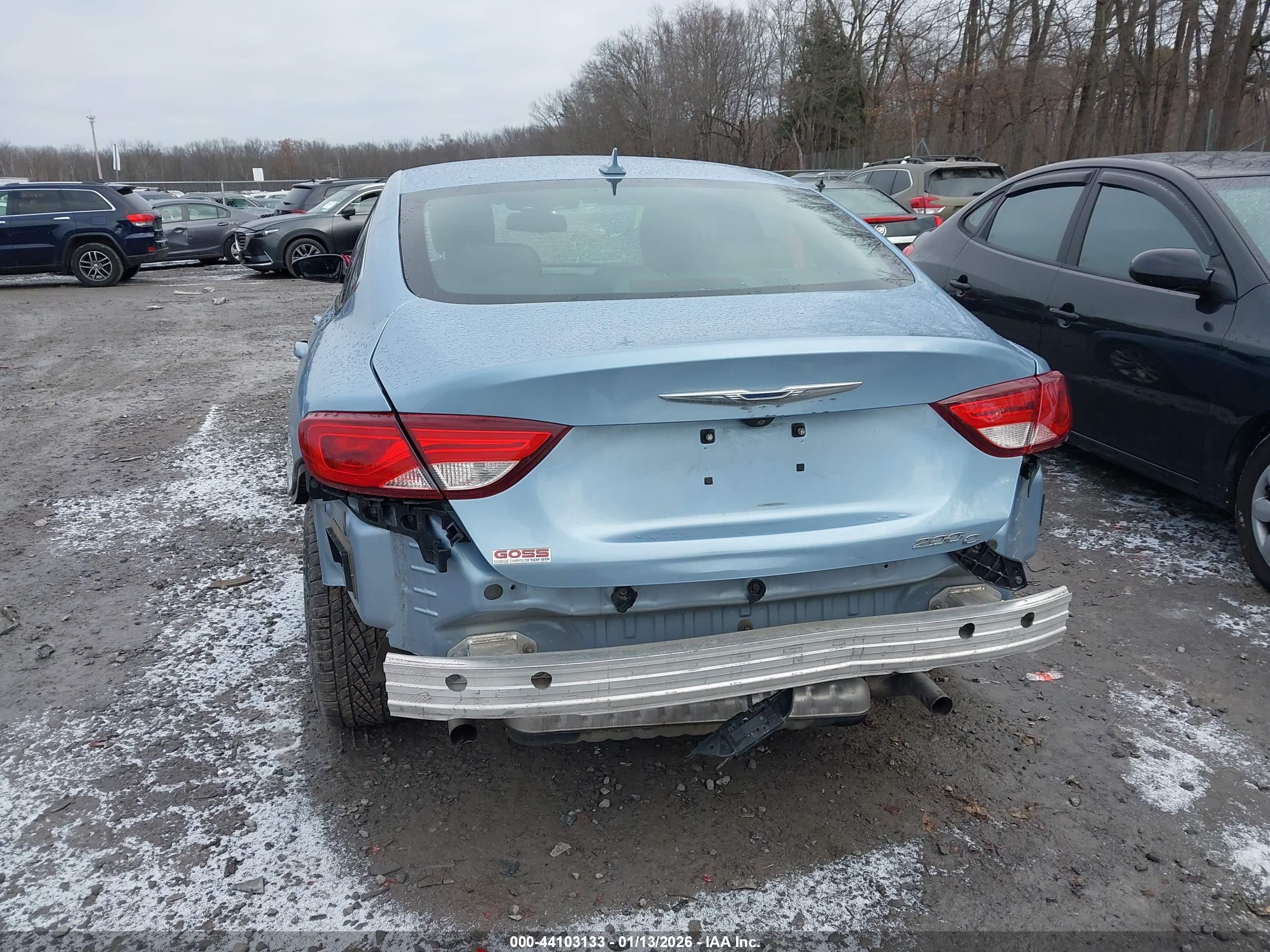 CHRYSLER 200 image 6