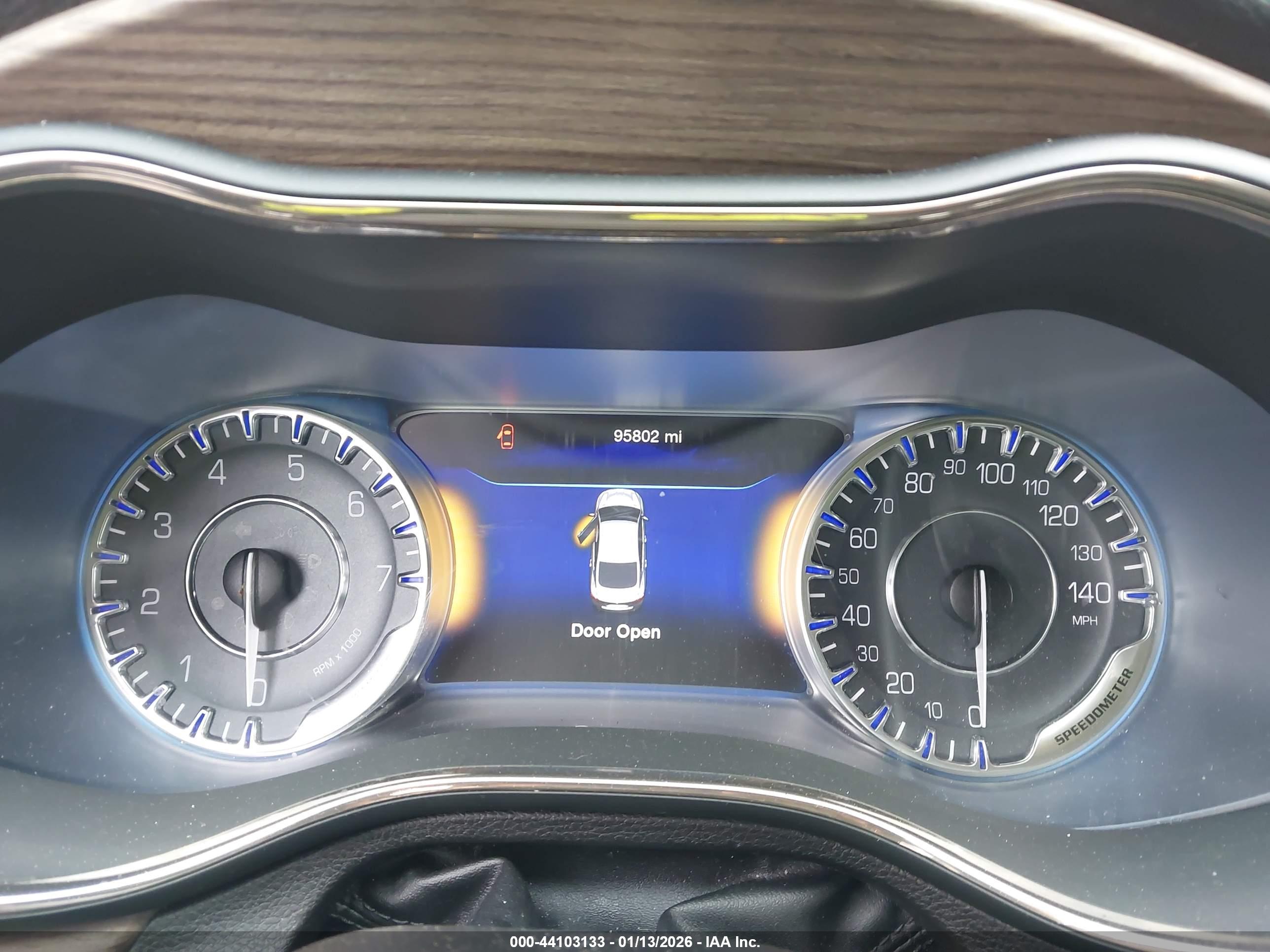 CHRYSLER 200 image 7