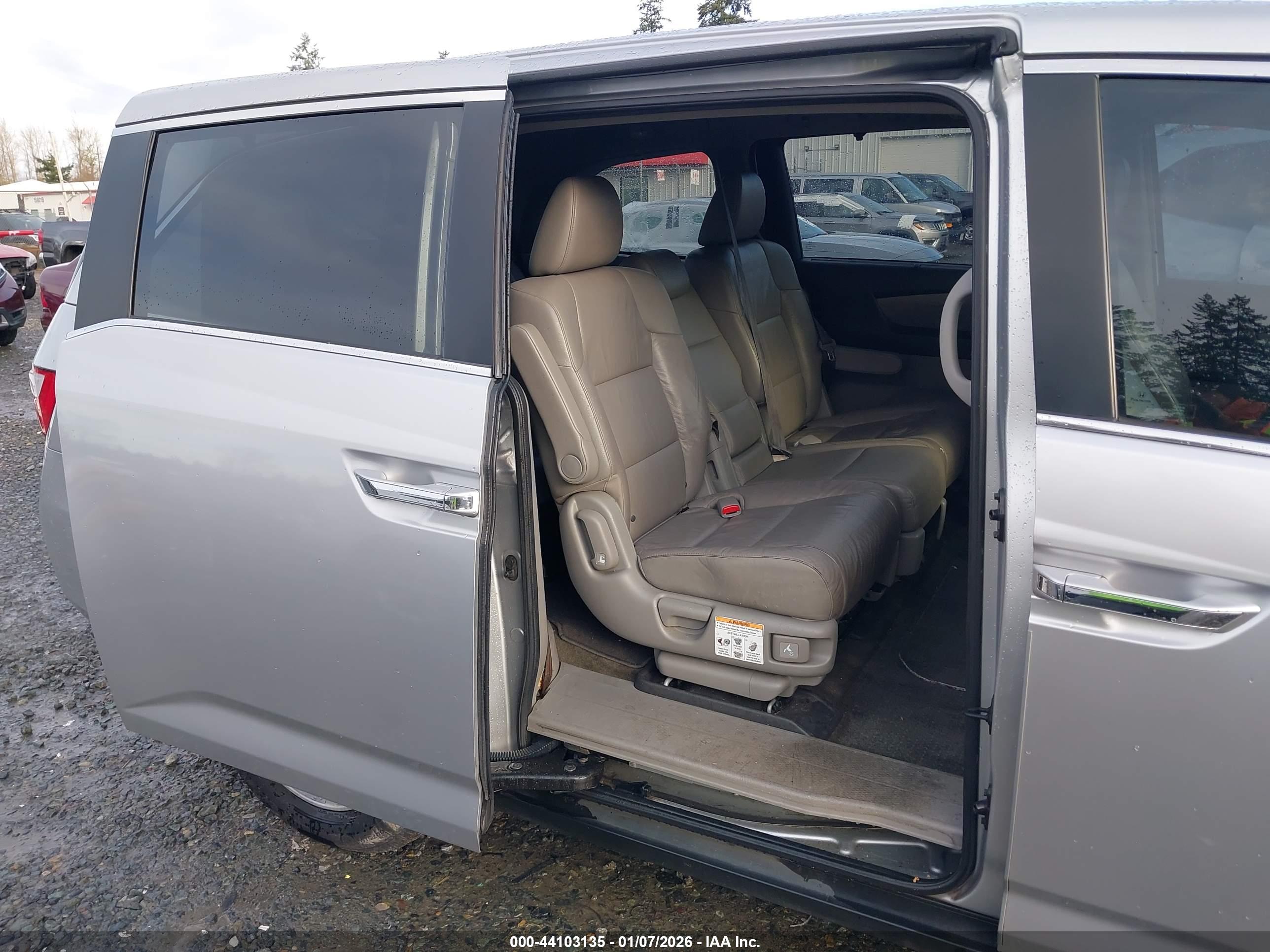 HONDA ODYSSEY image 8