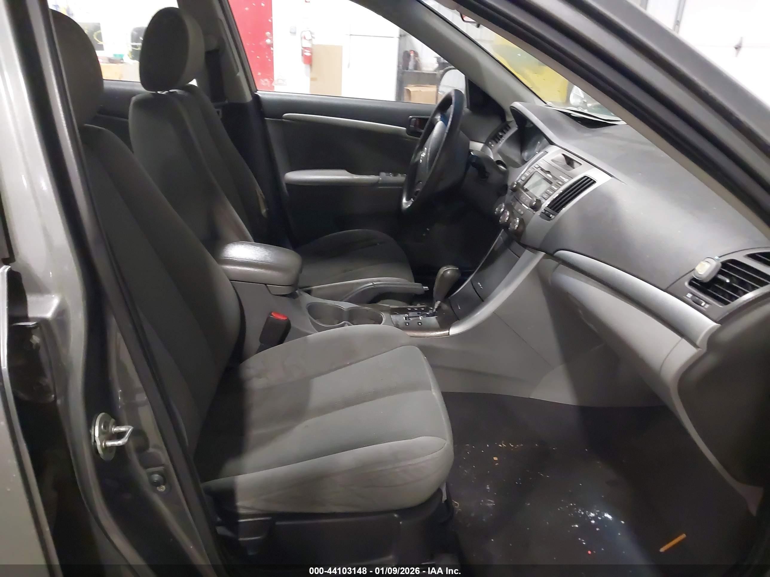 HYUNDAI SONATA image 5