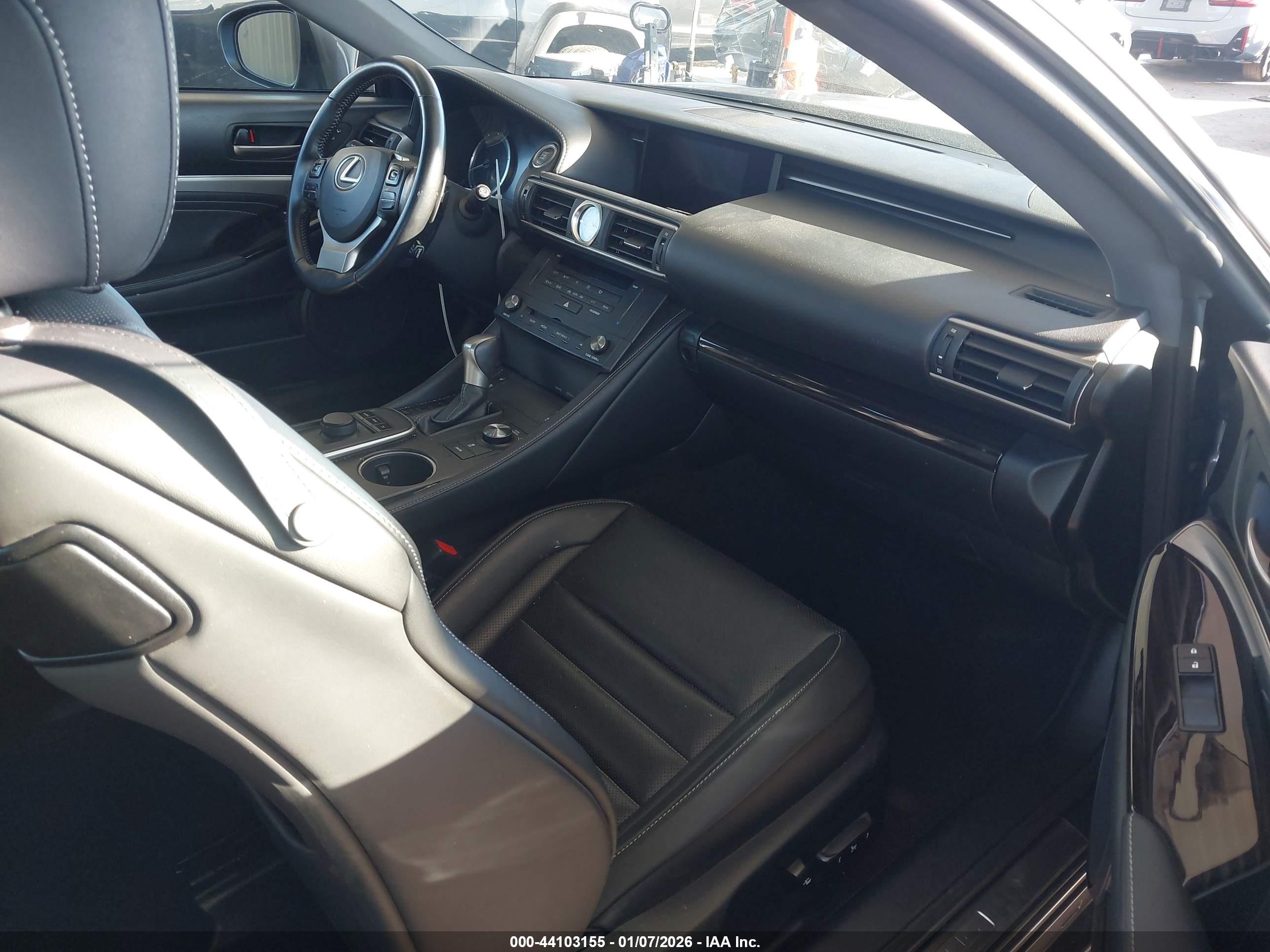 LEXUS RC image 5