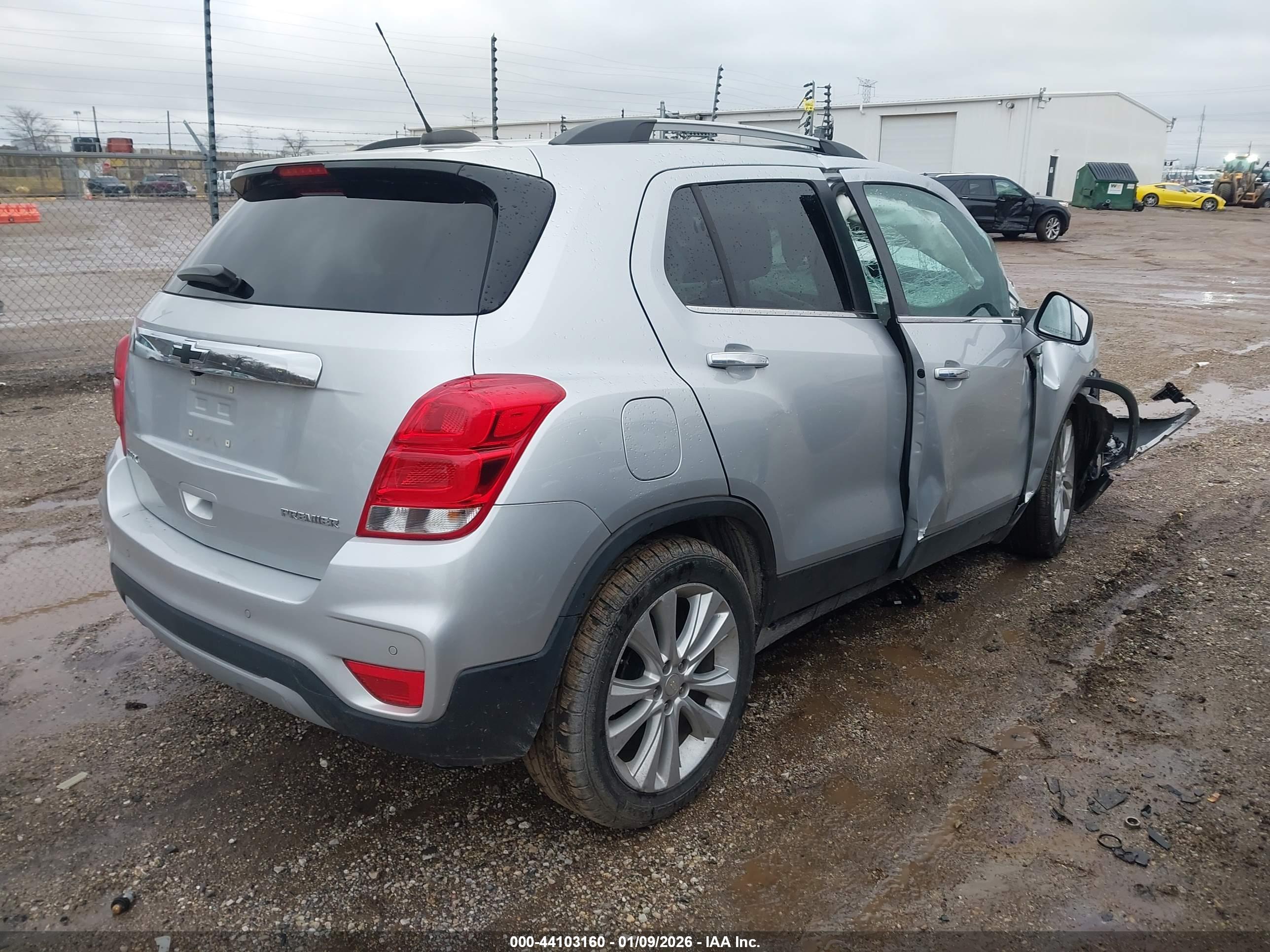 CHEVROLET TRAX image 4