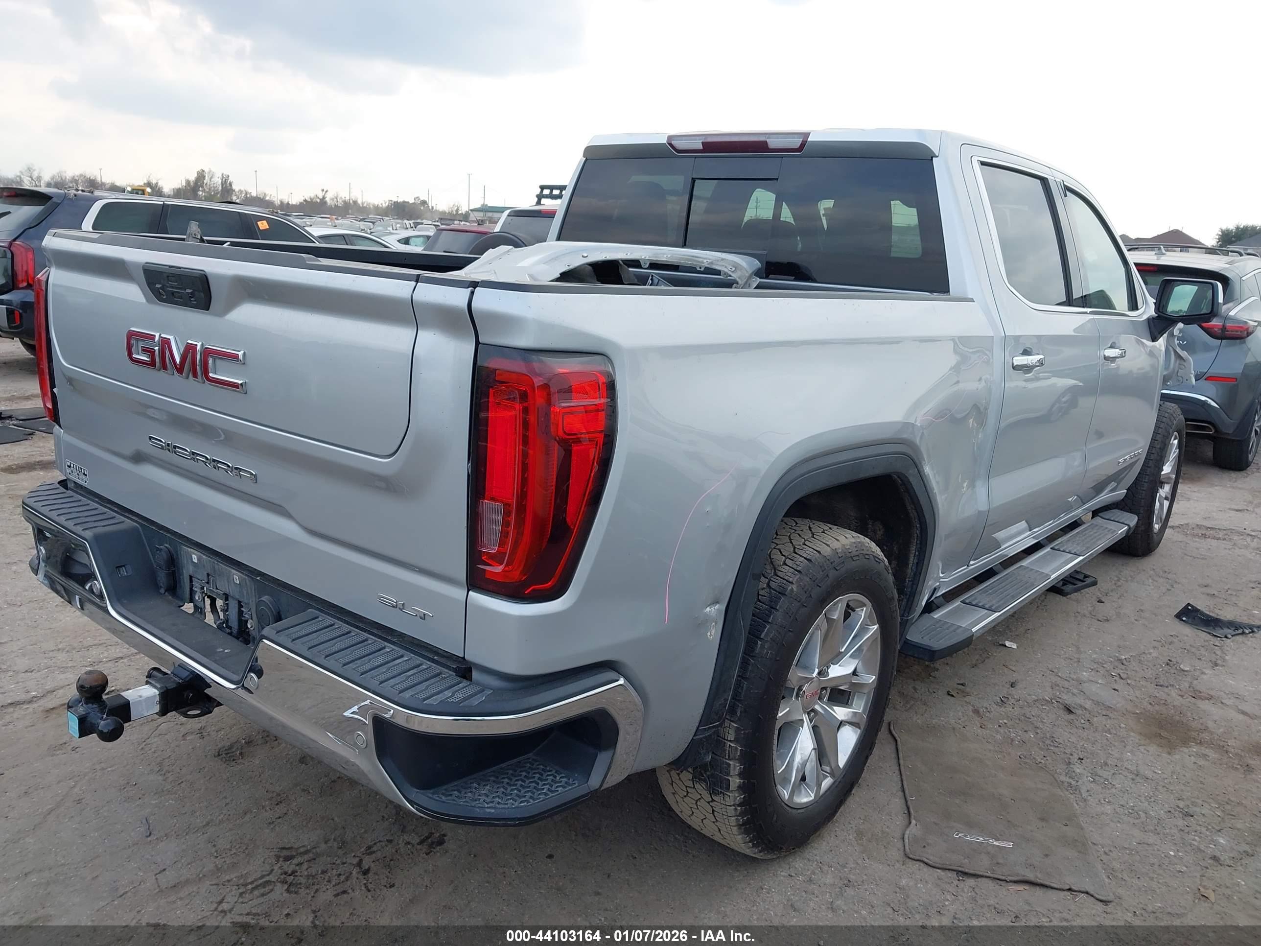 GMC SIERRA image 4