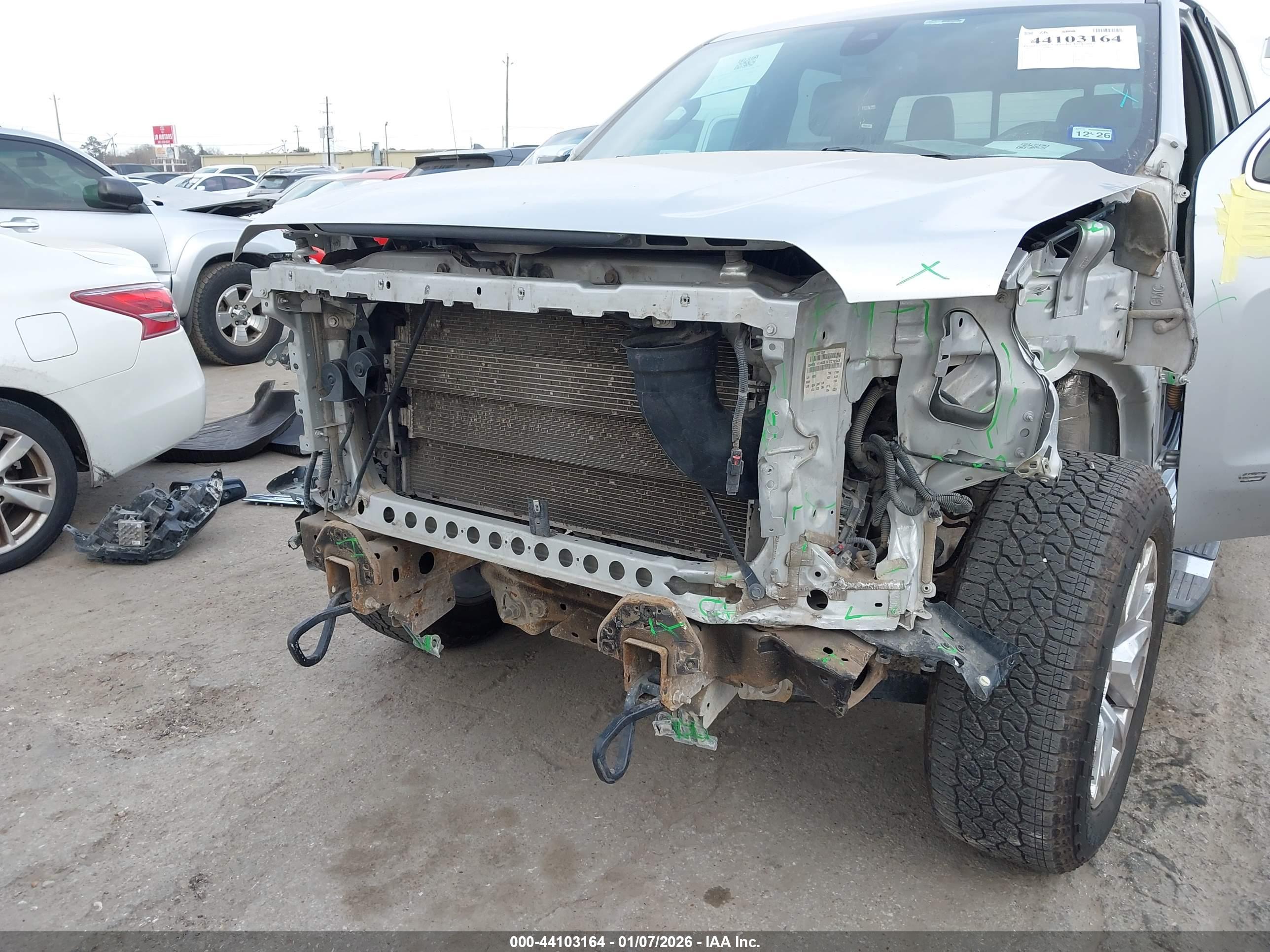 GMC SIERRA image 6