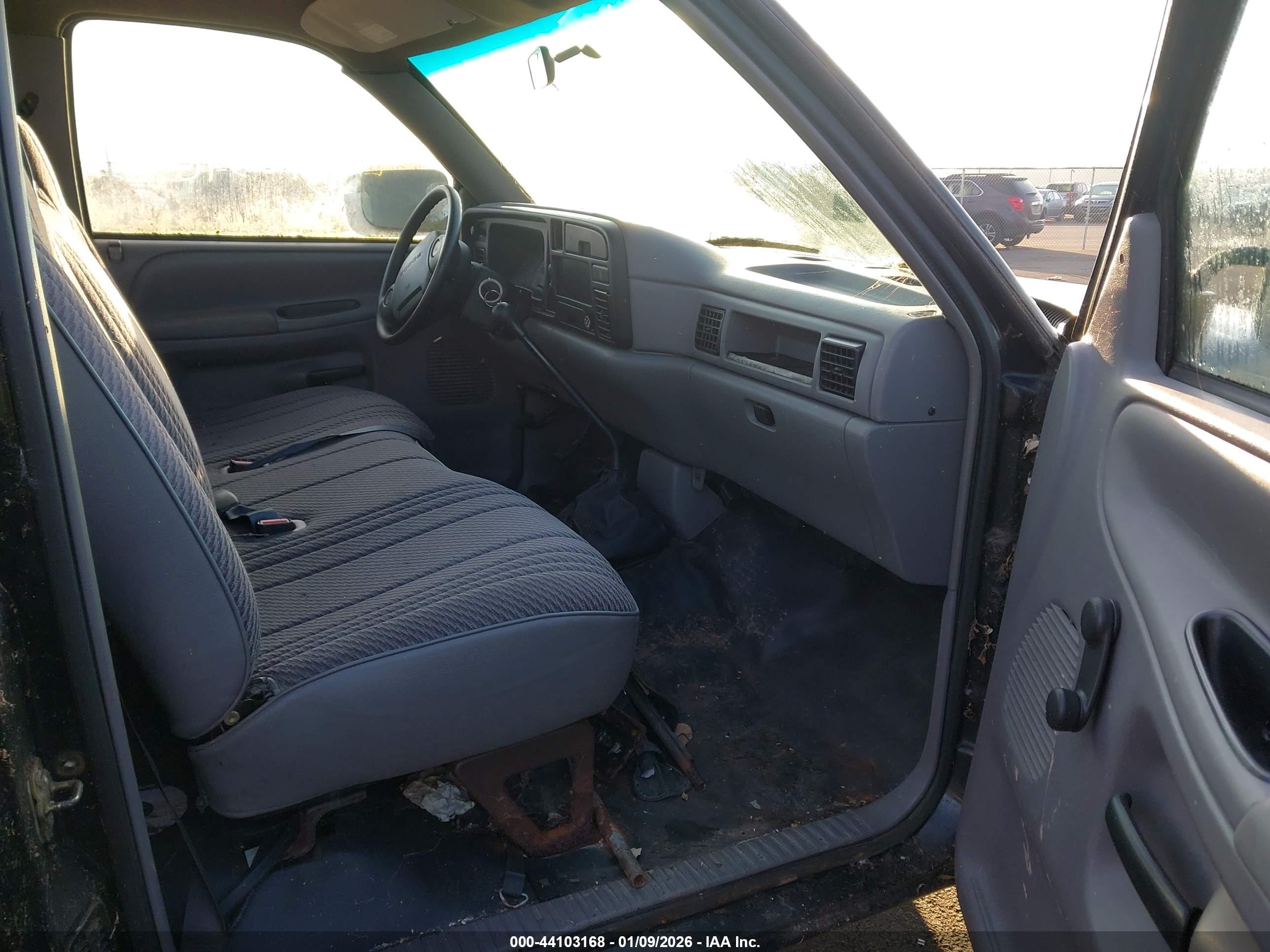 DODGE RAM image 5