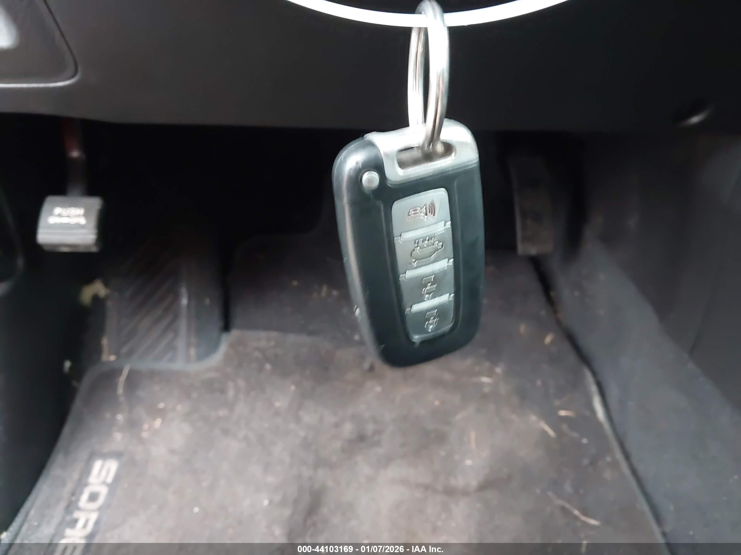 KIA SORENTO image 11