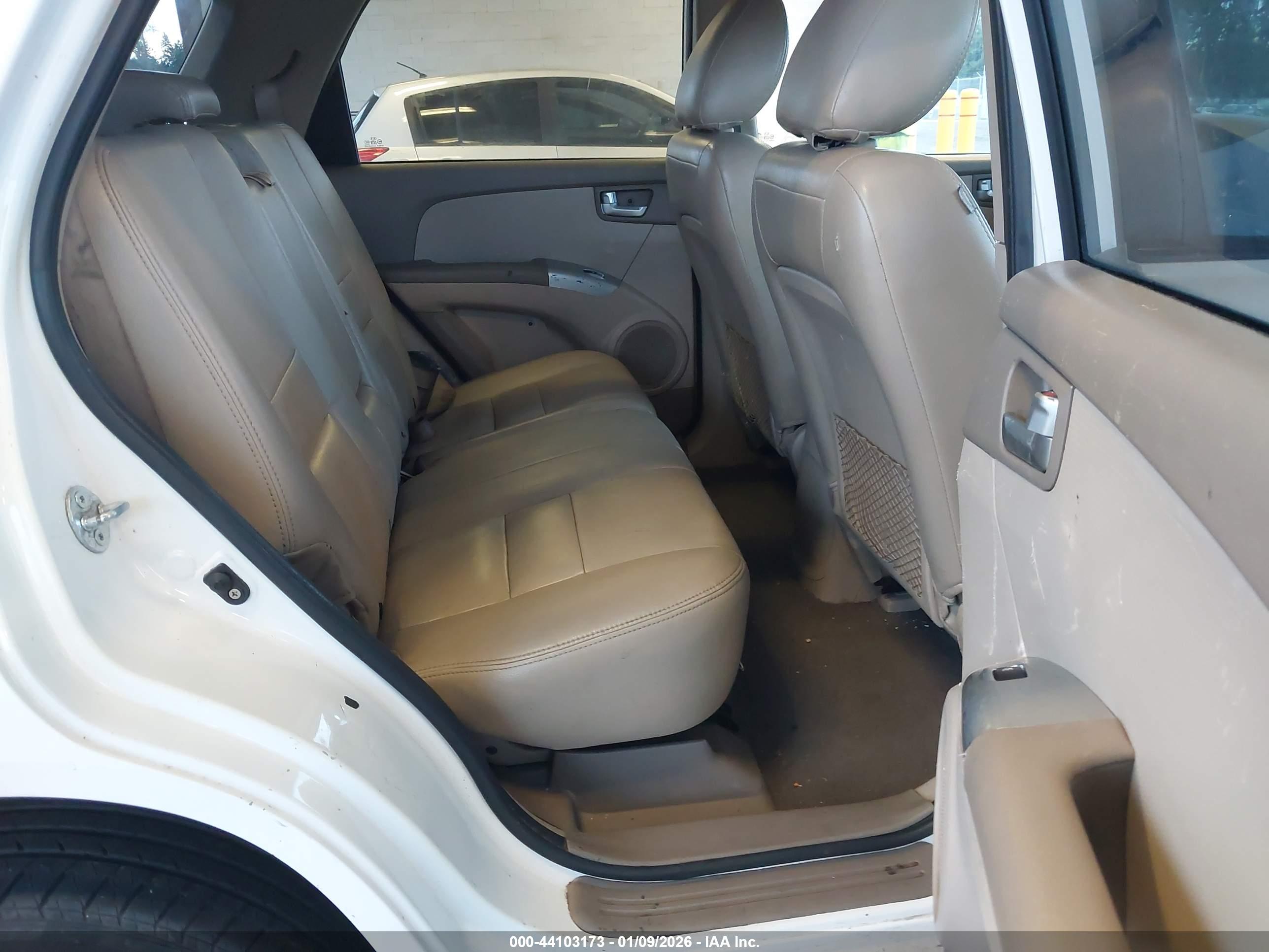 KIA SPORTAGE image 8