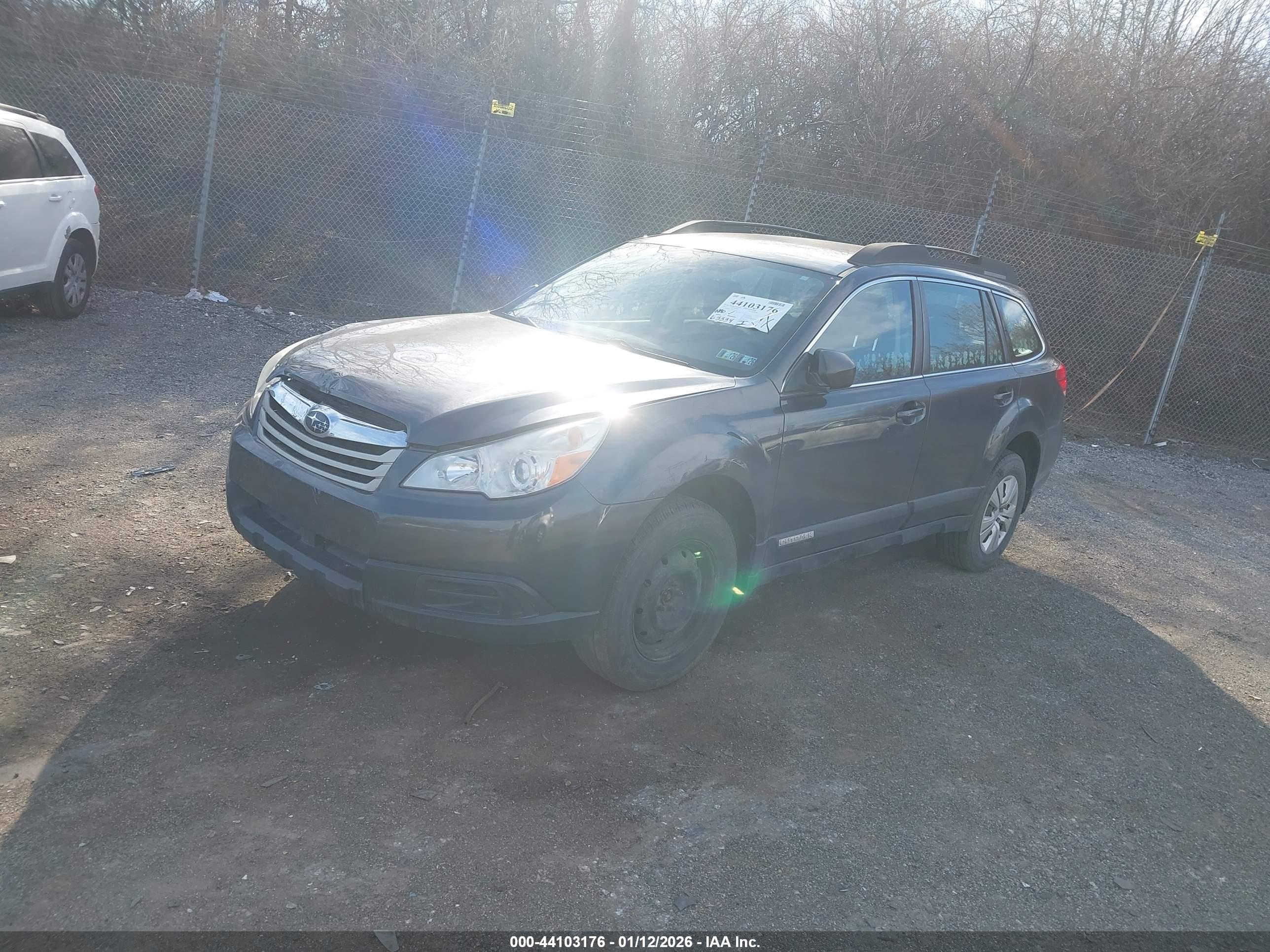 SUBARU OUTBACK image 2