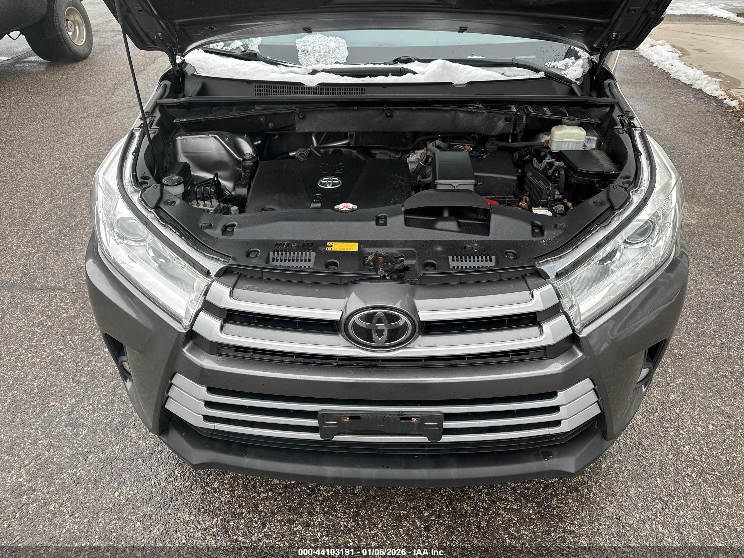 TOYOTA HIGHLANDER image 10