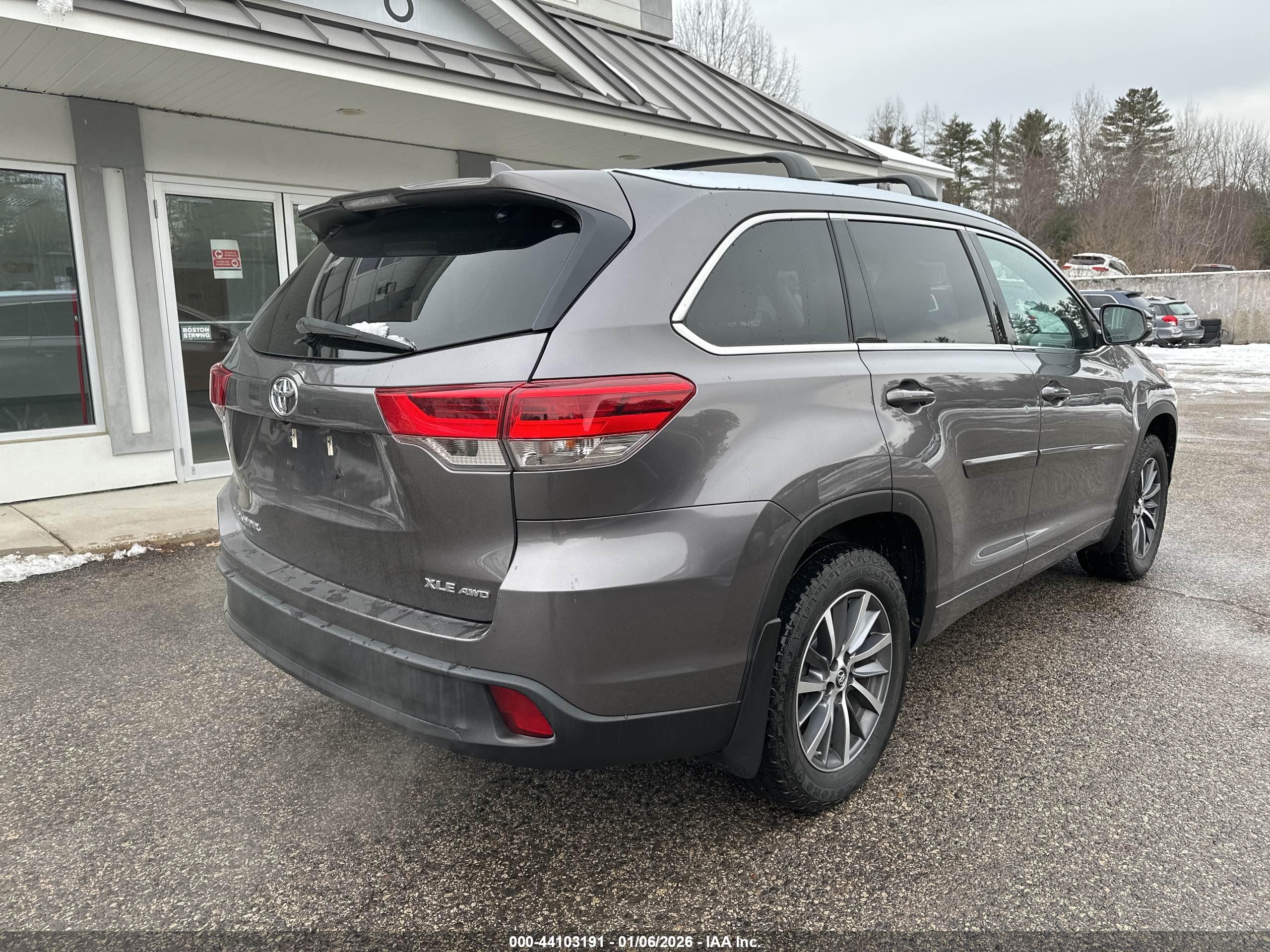 TOYOTA HIGHLANDER image 4