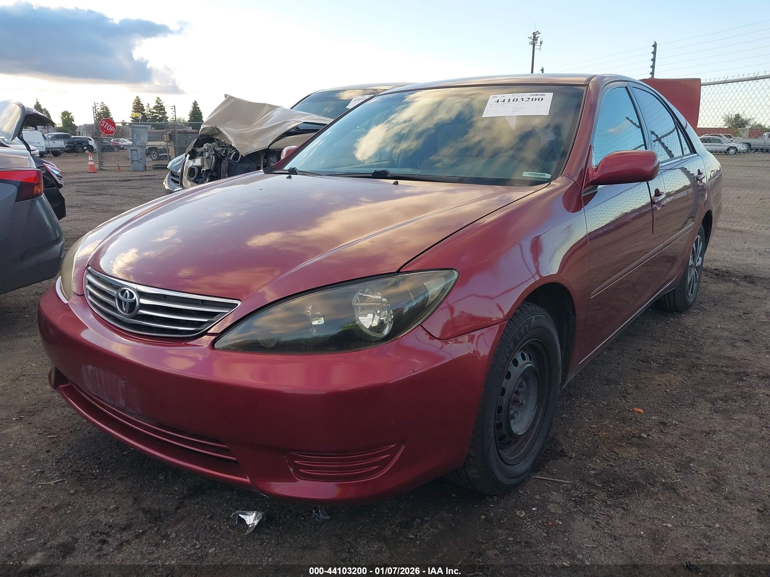 TOYOTA CAMRY image 2
