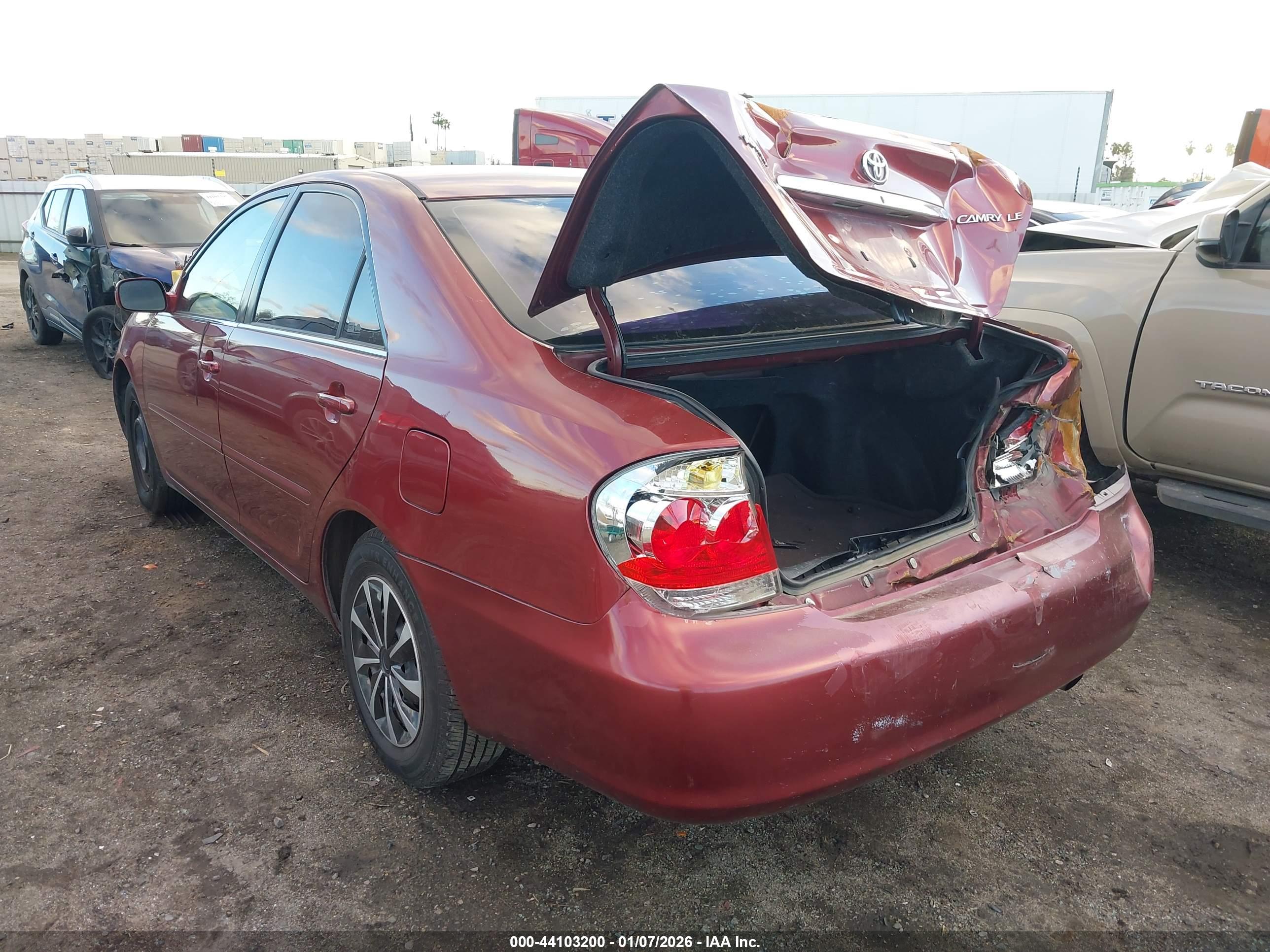 TOYOTA CAMRY image 3