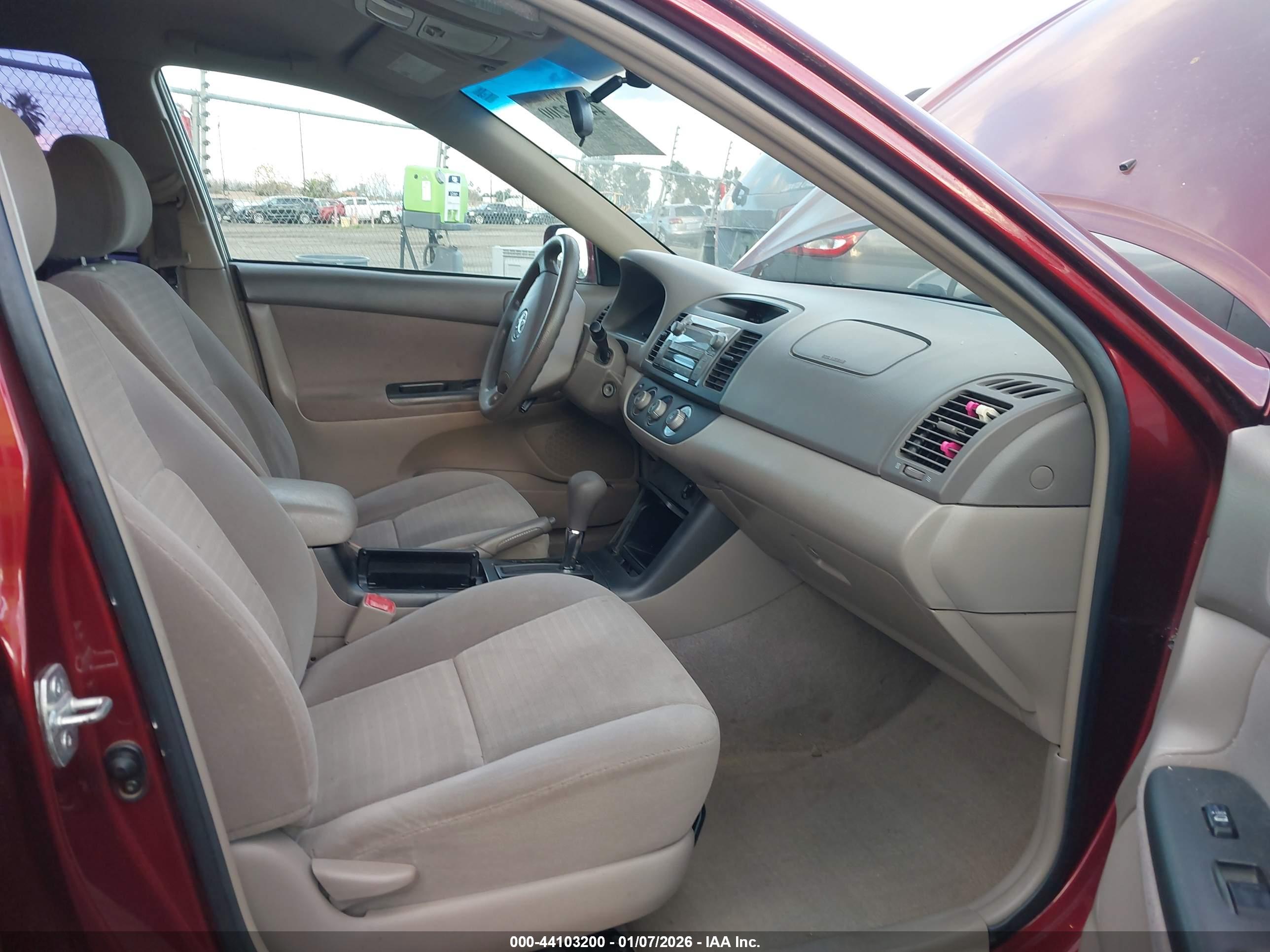 TOYOTA CAMRY image 5